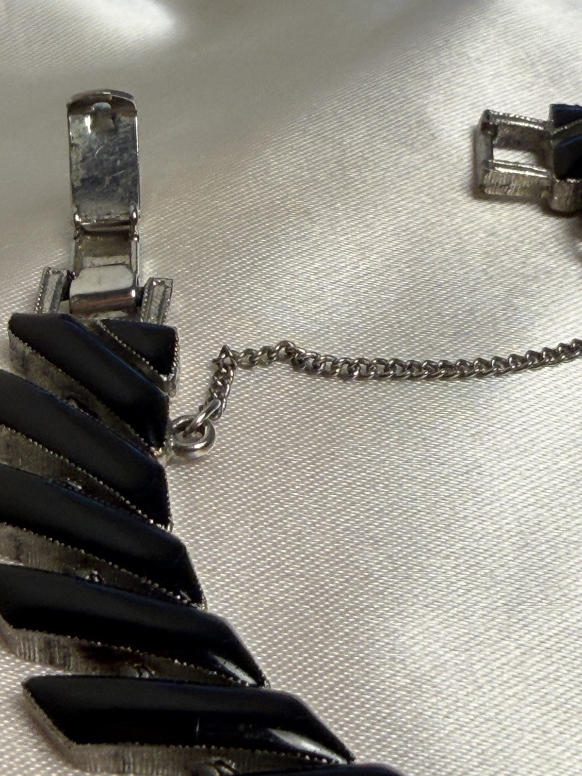 Vintage Silver Tone & Black Link Bracelet – Sleek Articulated Design 7″