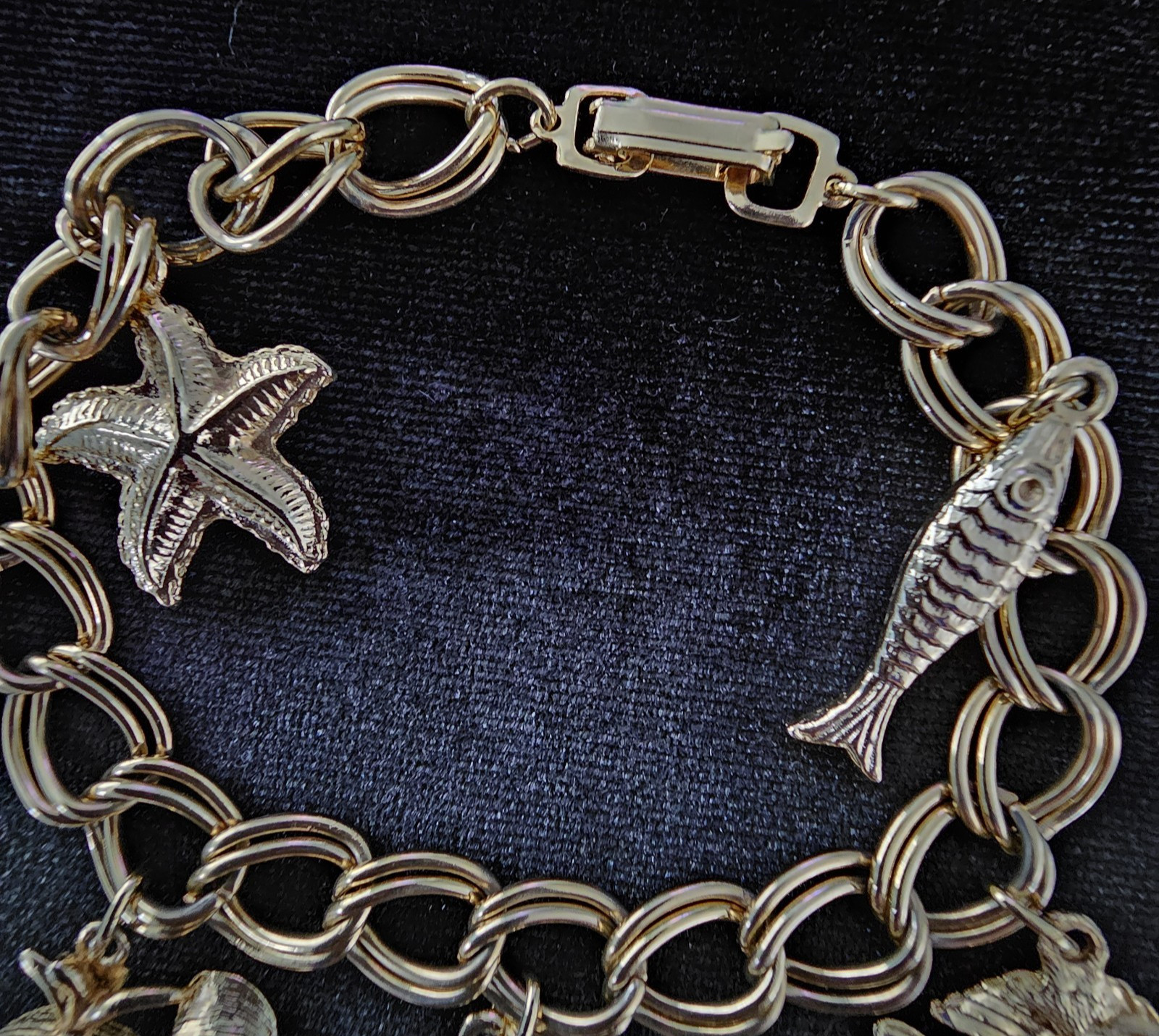 Vtg Lot Gold Tone Nautical Charm Bracelet Sea Turtle & Faux Pearl Crab Brooch