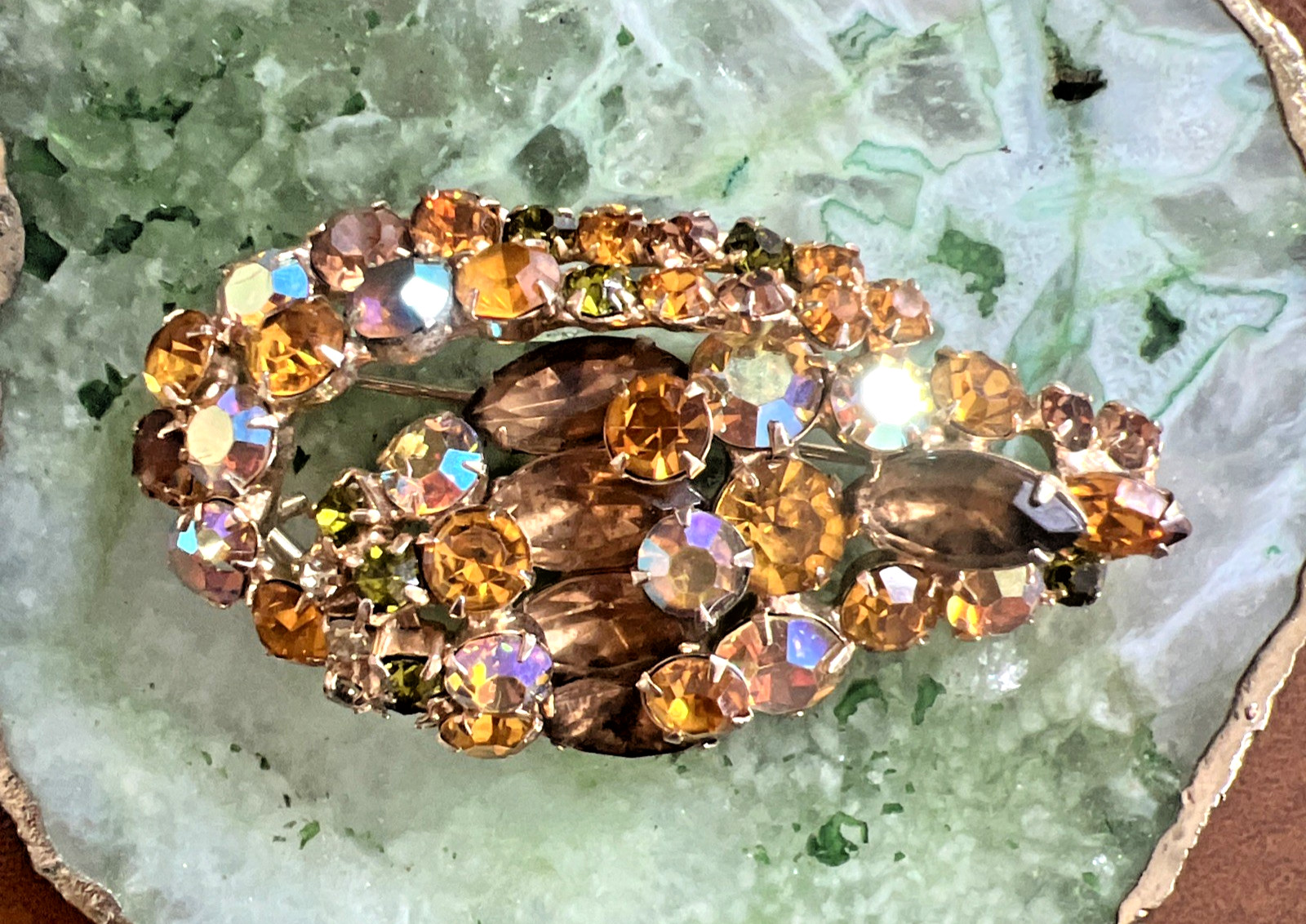 VINTAGE 1950’s AMBER AURORA BOREALIS BROOCH 2 3/4″ wide by 1 1/2″ high
