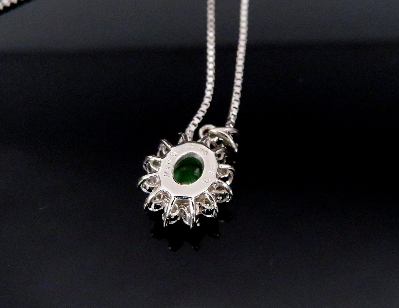 Vintage 1.13ct Natural Green Jadeite Jade 0.26ct Diamond Platinum Necklace