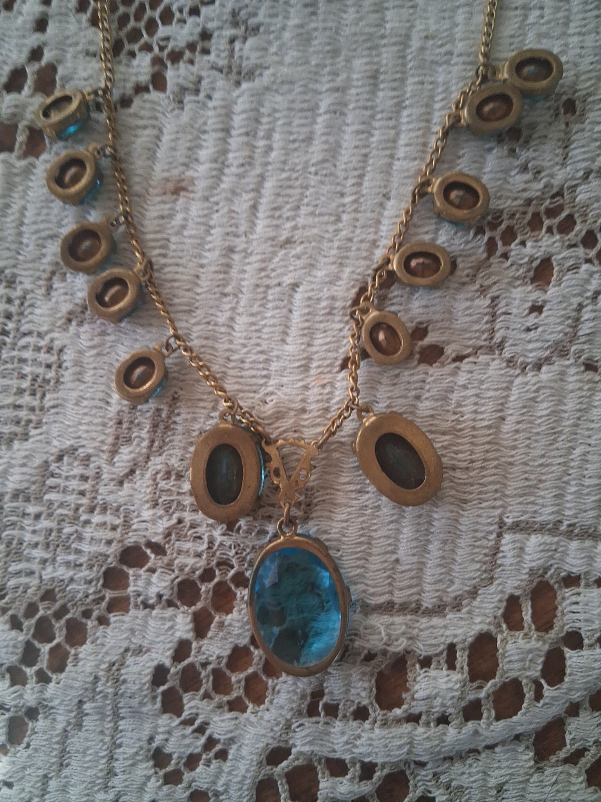 Vintage C. 50s 60s Blue Cut Glass Vintage Gold Tone Necklace