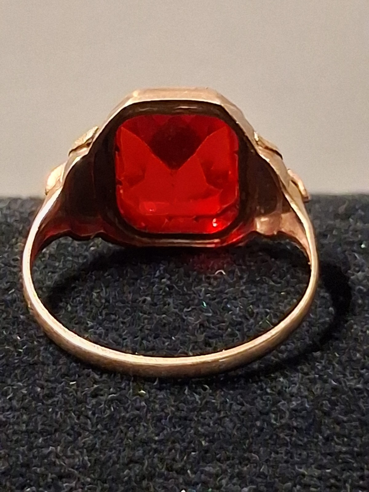 BDA Art Deco 10k Yellow Gold Ring With Red Stone From The 1940s Size 6