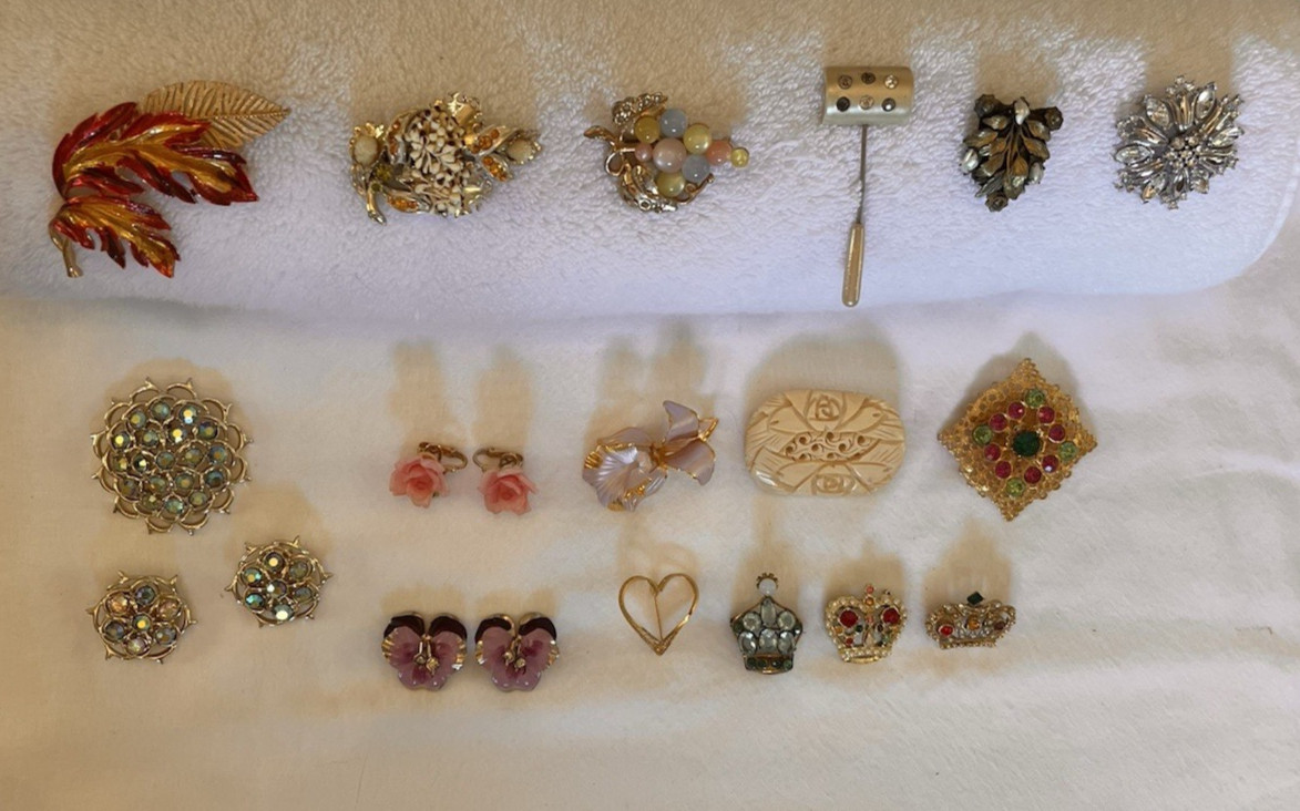 Vintage Lot Brooches/Pins, Earrings Florenza-Trifari-Coro-SaraCov