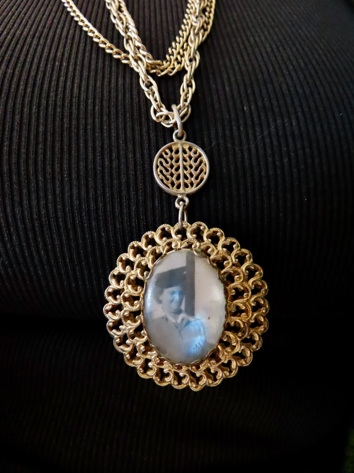 Vintage 1930’s BUBBLE Photo Slide w/Reversible Picture on 1950’s Chain Memorial?