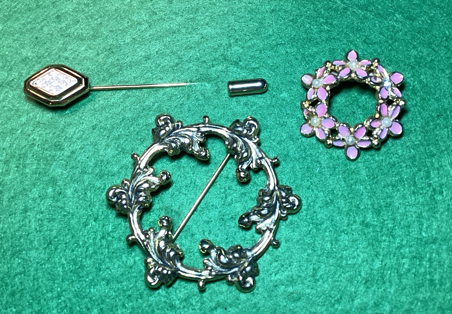 Vintage Pink & Gold Tone 14 Piece Mixed Jewelry Lot Gorgeous Pale Pink Sparkles