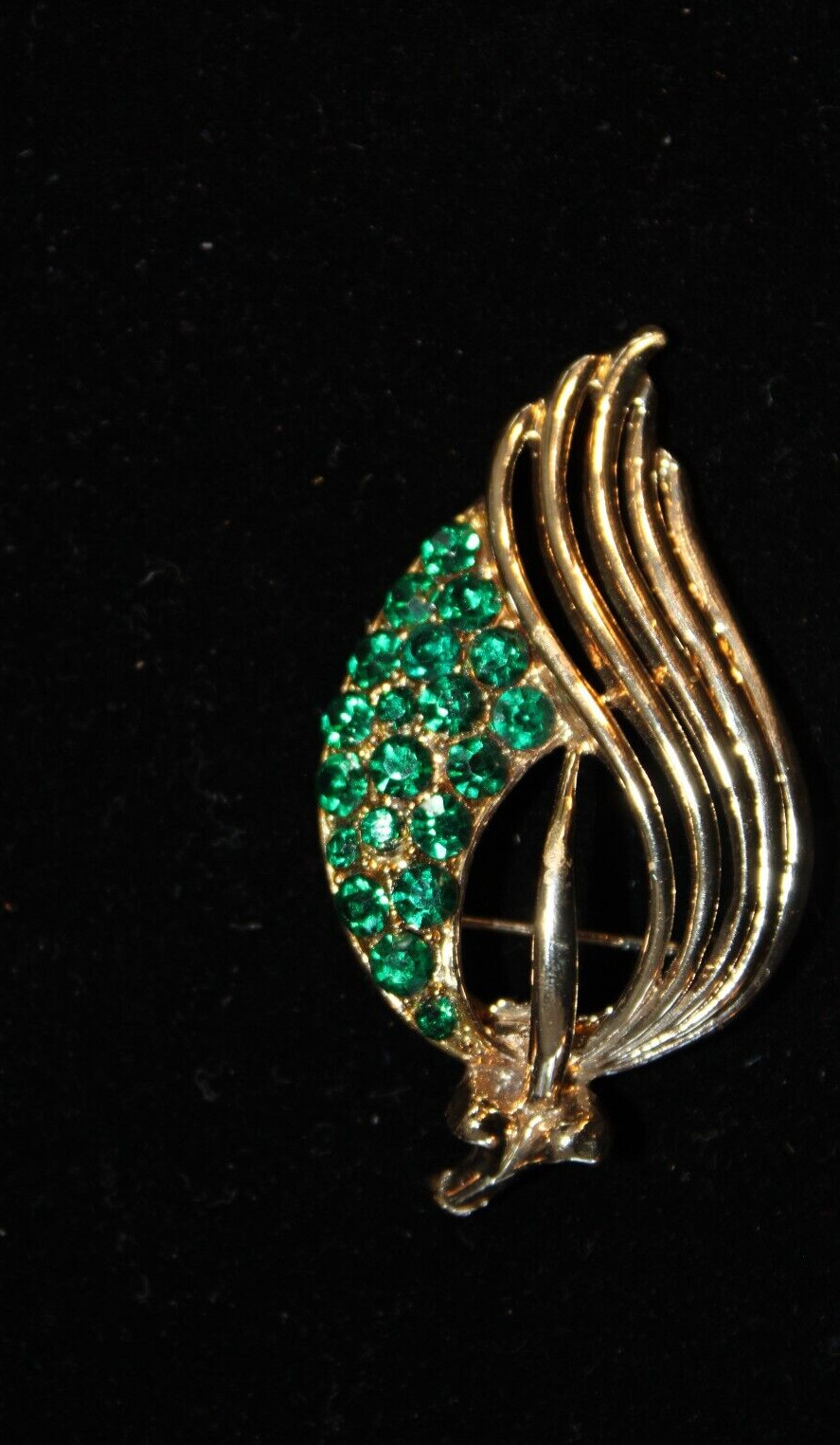 Vintage Signed Coro Green Rhinestone Leaf Brooch BR10