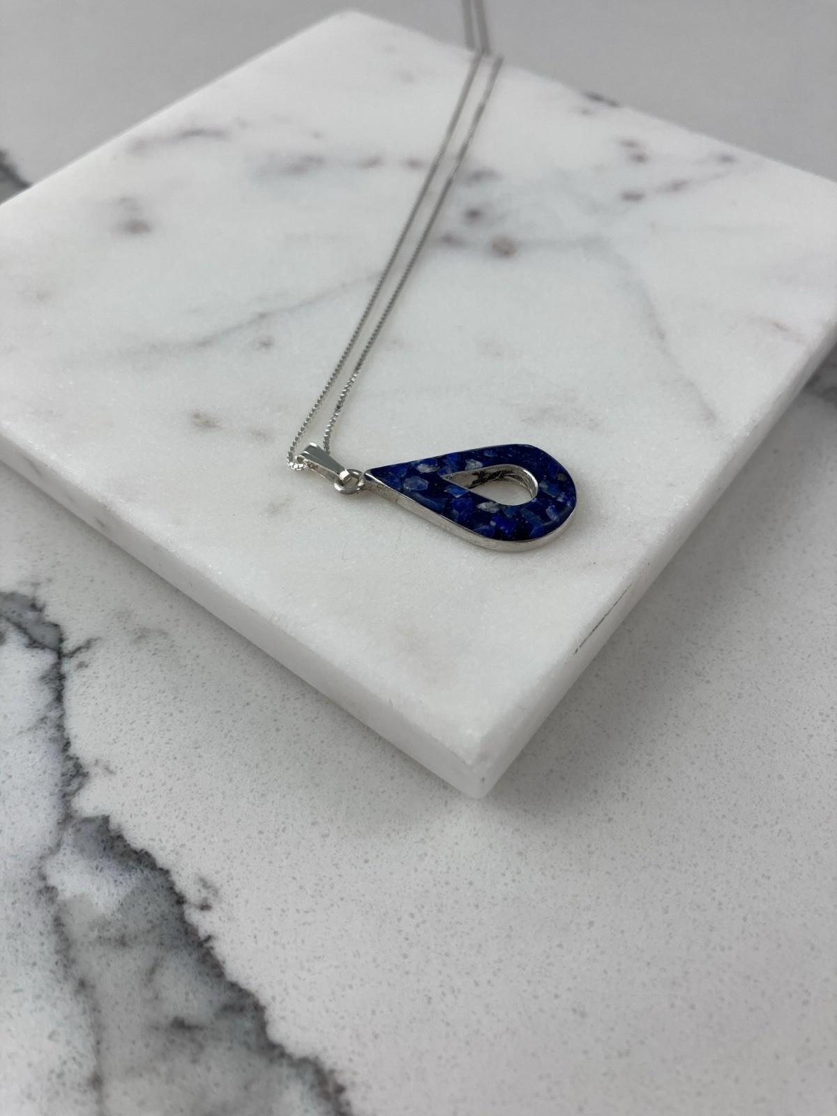 Vintage 925 Sterling Silver Blue Lapis Lazuli Teardrop Pendant Necklace 18”