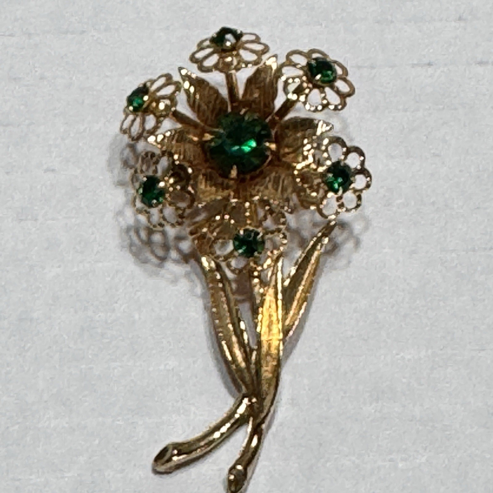 Vtg Green Rhinestone Brooch Pin Gold Tone Open Work Metal Floral Flower Grandma