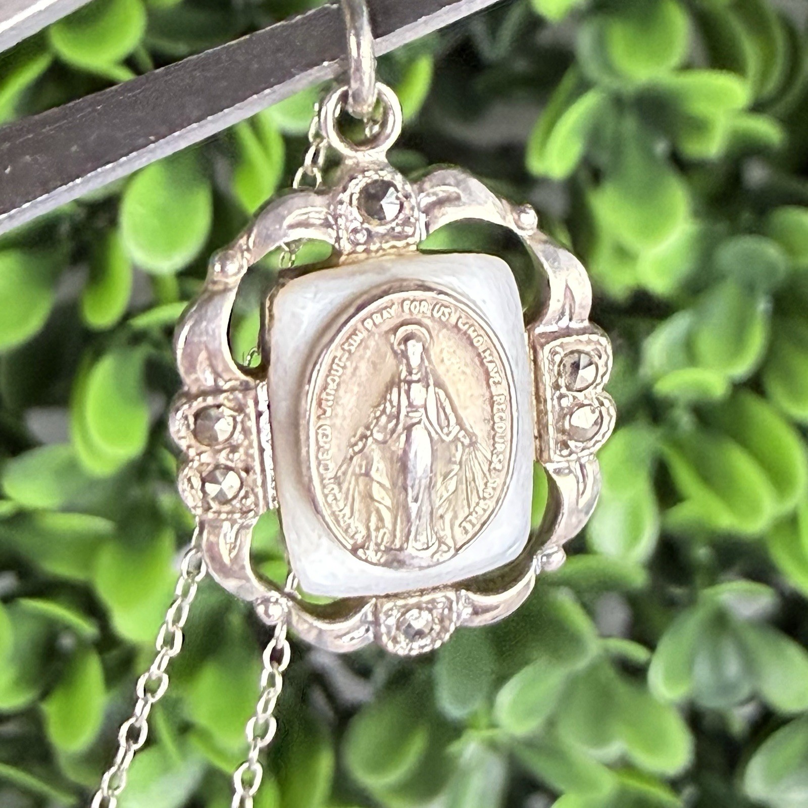 Vintage THEDA Sterling Silver Virgin Mary Miraculous Medal Pendant Necklace