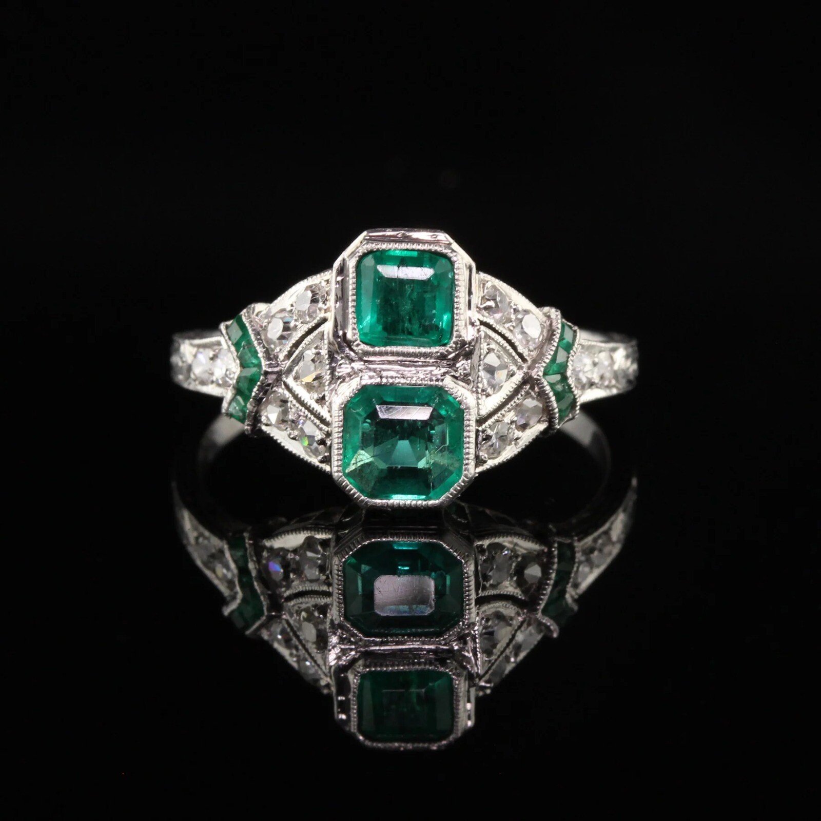 Art Deco 2.50CTW Green Asscher Cut CZ & Vintage Style Wedding Ring In 925 Silver