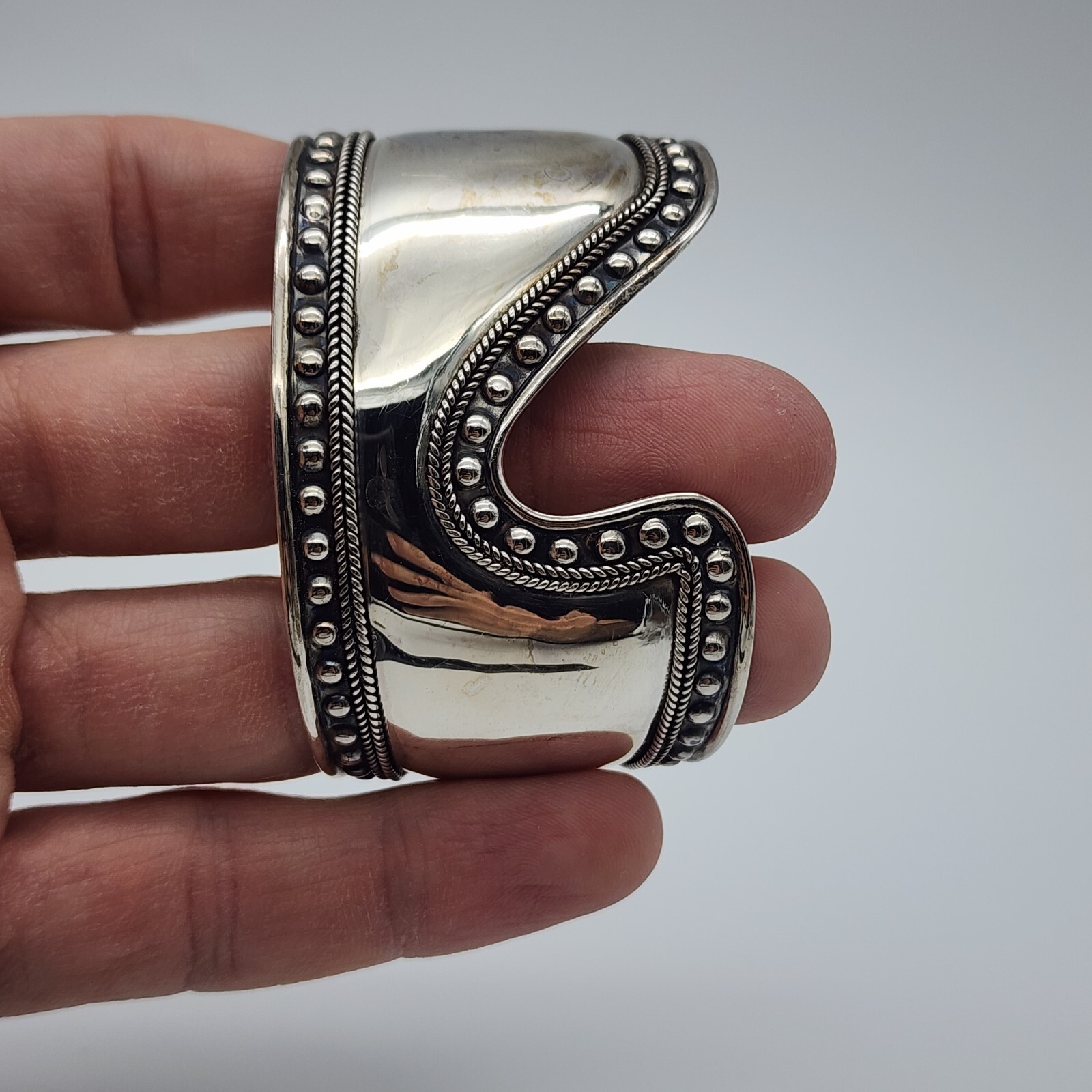 DELL Bead Modernist Abstract – Sterling Silver 925 Wide Cuff Bangle – 6.8″