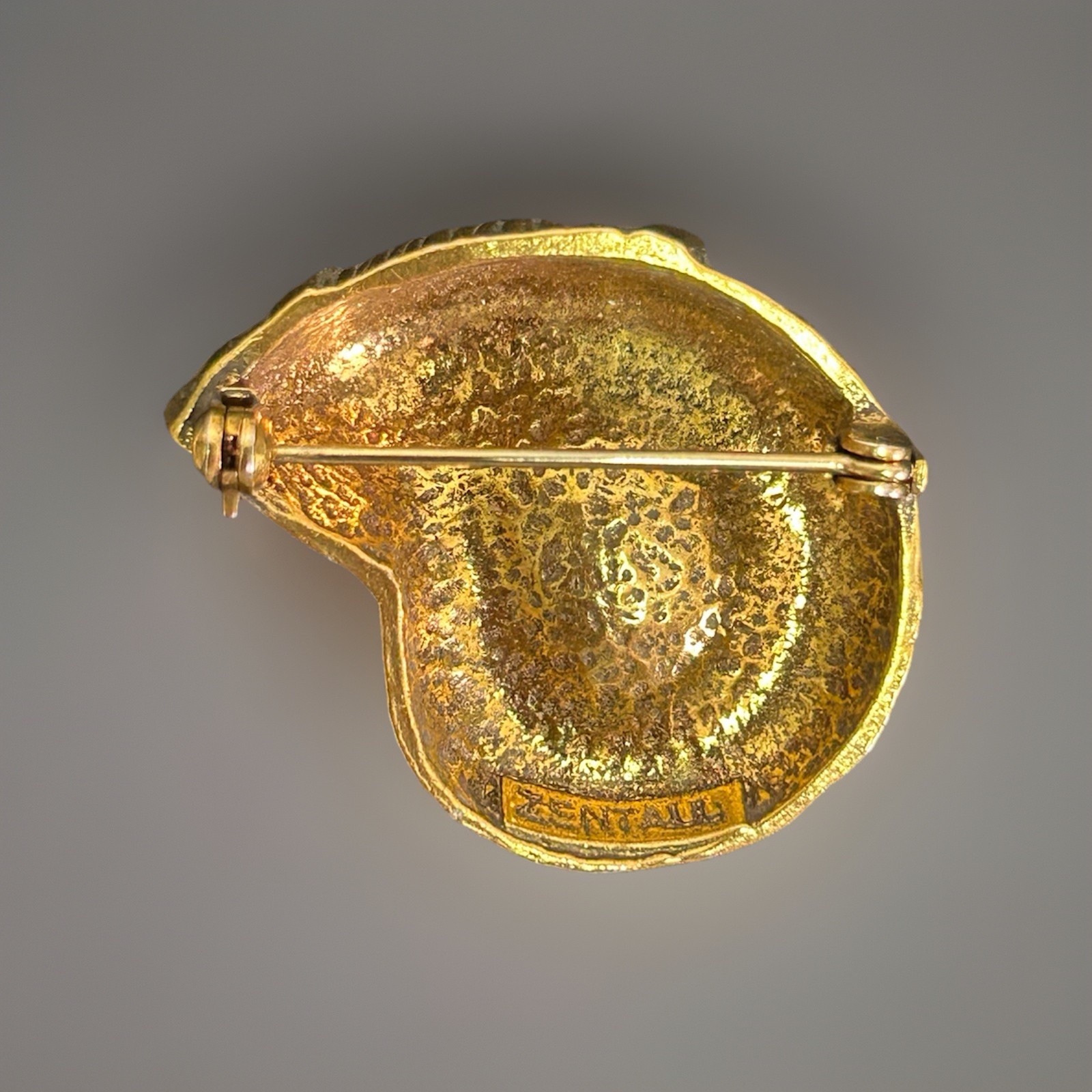 Vintage Zentall Ammonite Nautilus Shell Brooch Gold Tone Fossil 1.25”