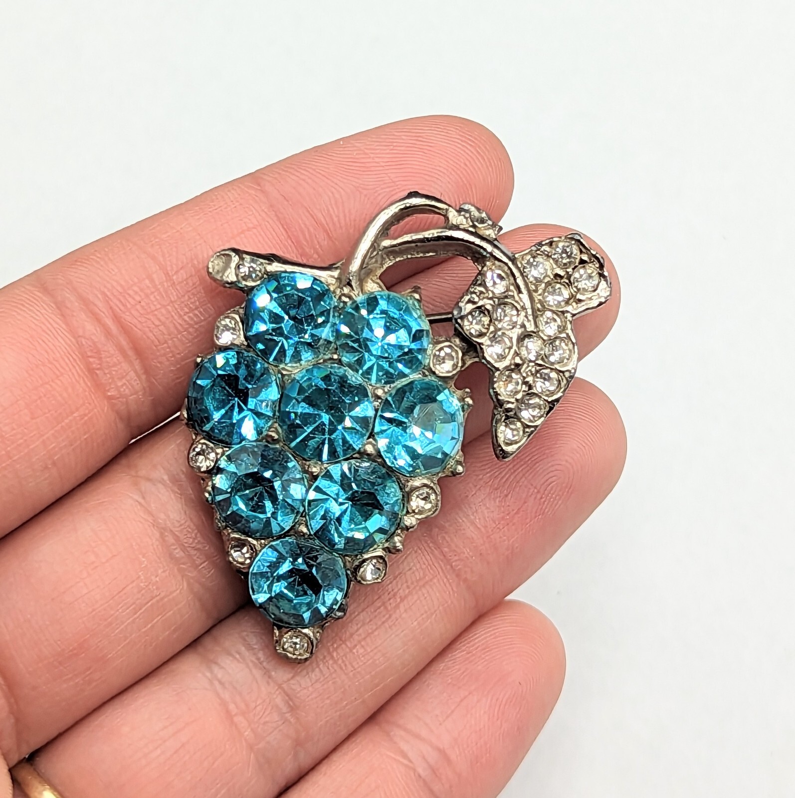 Vintage Aqua Blue Rhinestone Silver Tone Pot Metal Grapes Fruit Brooch Pin