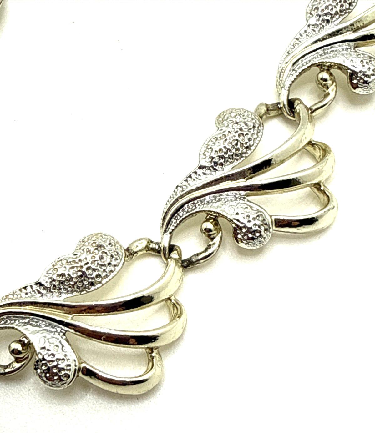 Vintage Sarah Coventry Frosted Feathers Choker Necklace Silver Tone 15″ -17″ MCM