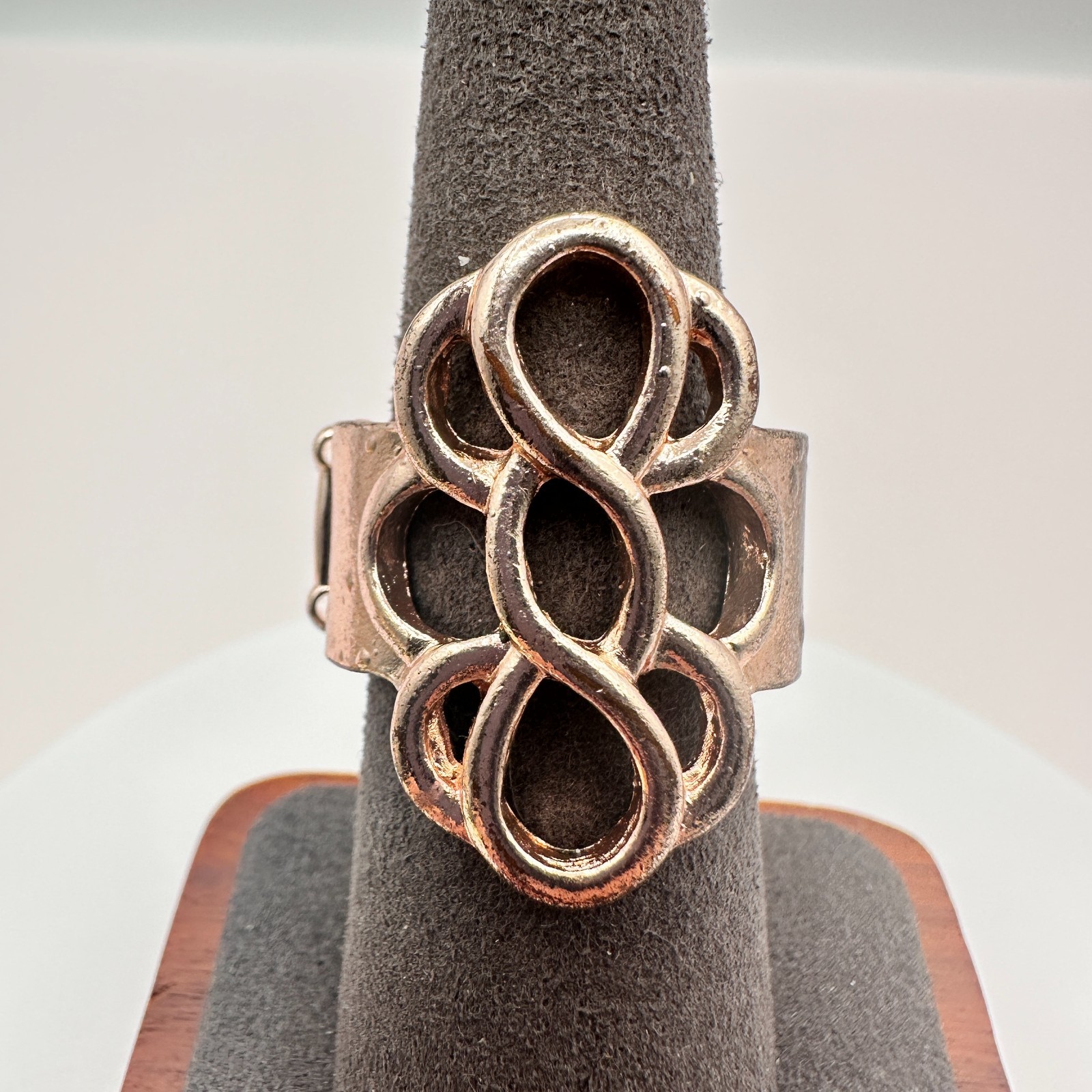 Vintage Y2K Open Work Infinity Knot Statement Ring Stretch Band Boho Jewelry