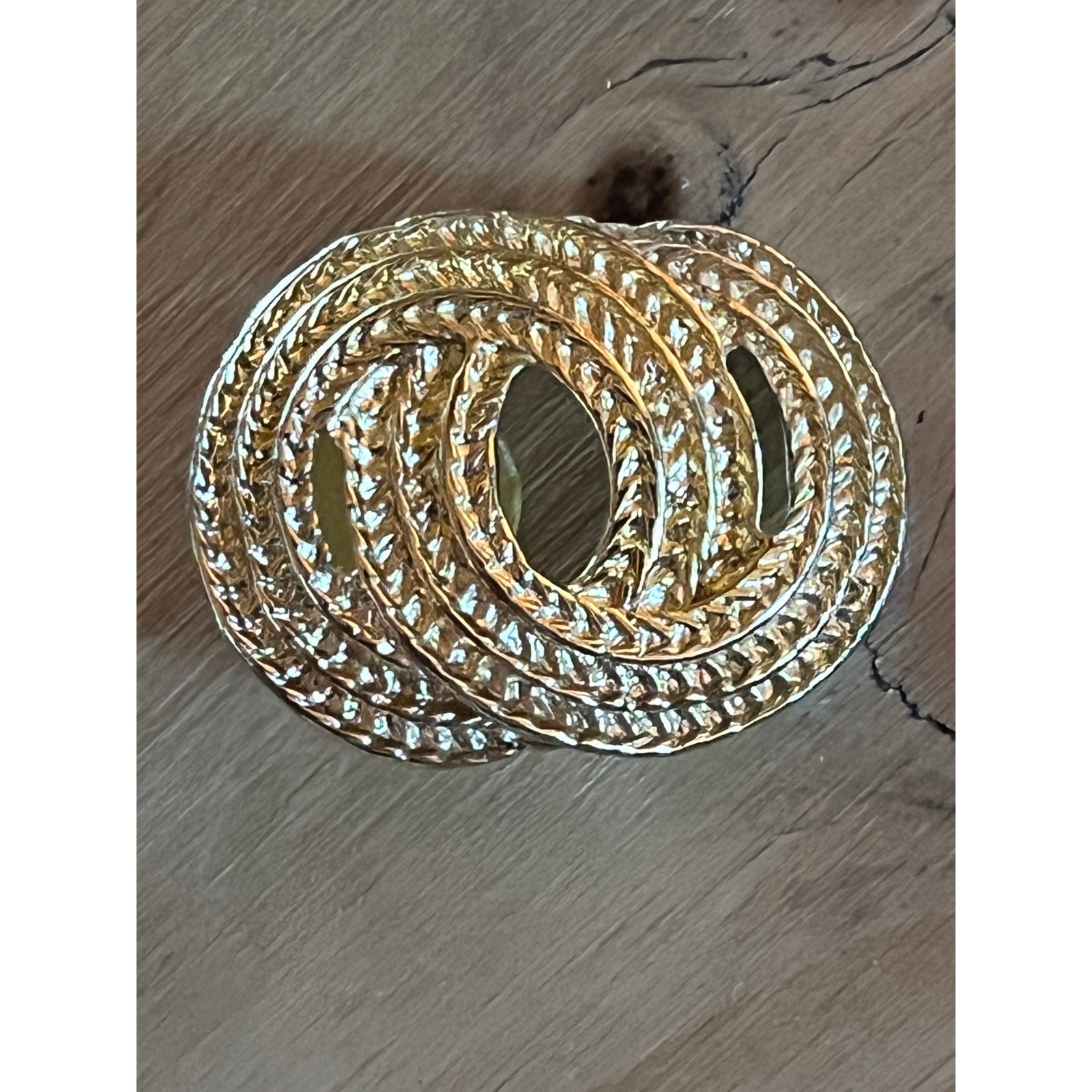 Vintage pair of women’s earrings. Knotted Rope. Nautical. gold tone jewelry