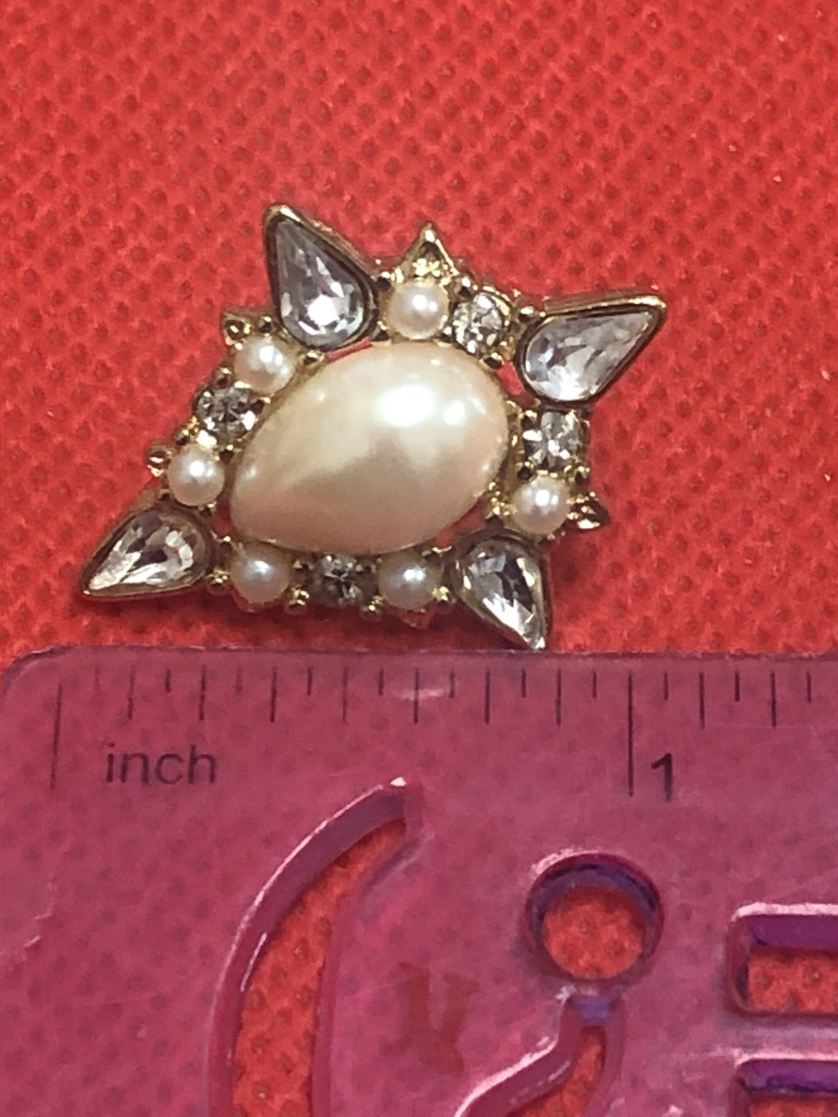 VTG NOS RICHELIEU SIGNED FAUX PEARLS RHINESTONES GOLD TONE STUD EARRINGS