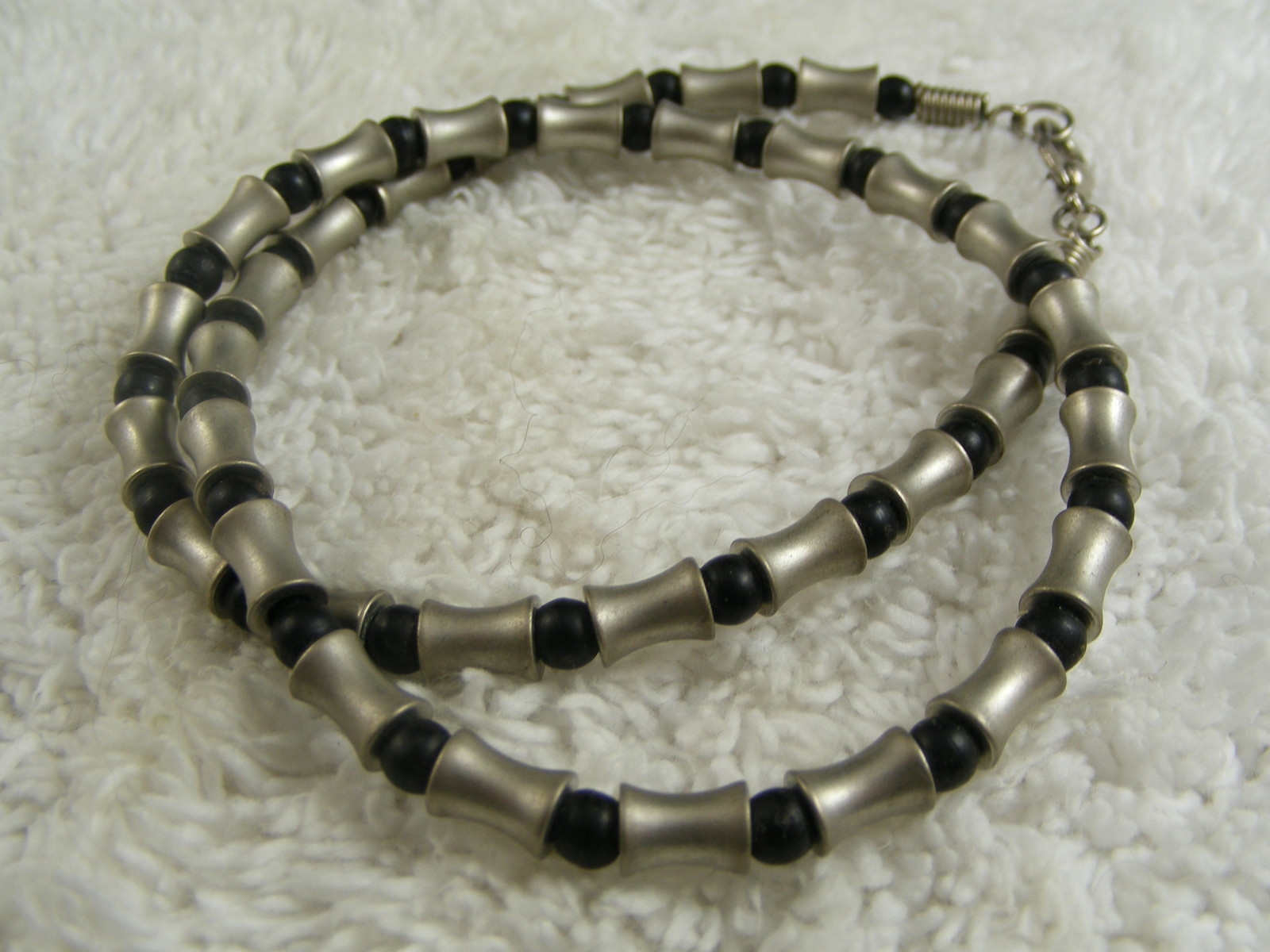 Black & Silvertone Bead Necklace (A53)