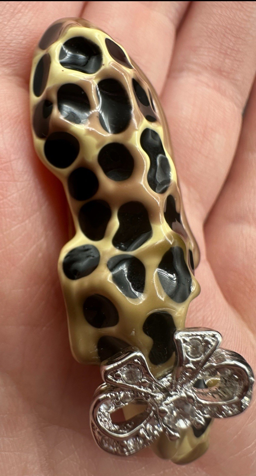 Signed KJL Kenneth Jay Lane Leopard With Crystal Bow Brooch Pin