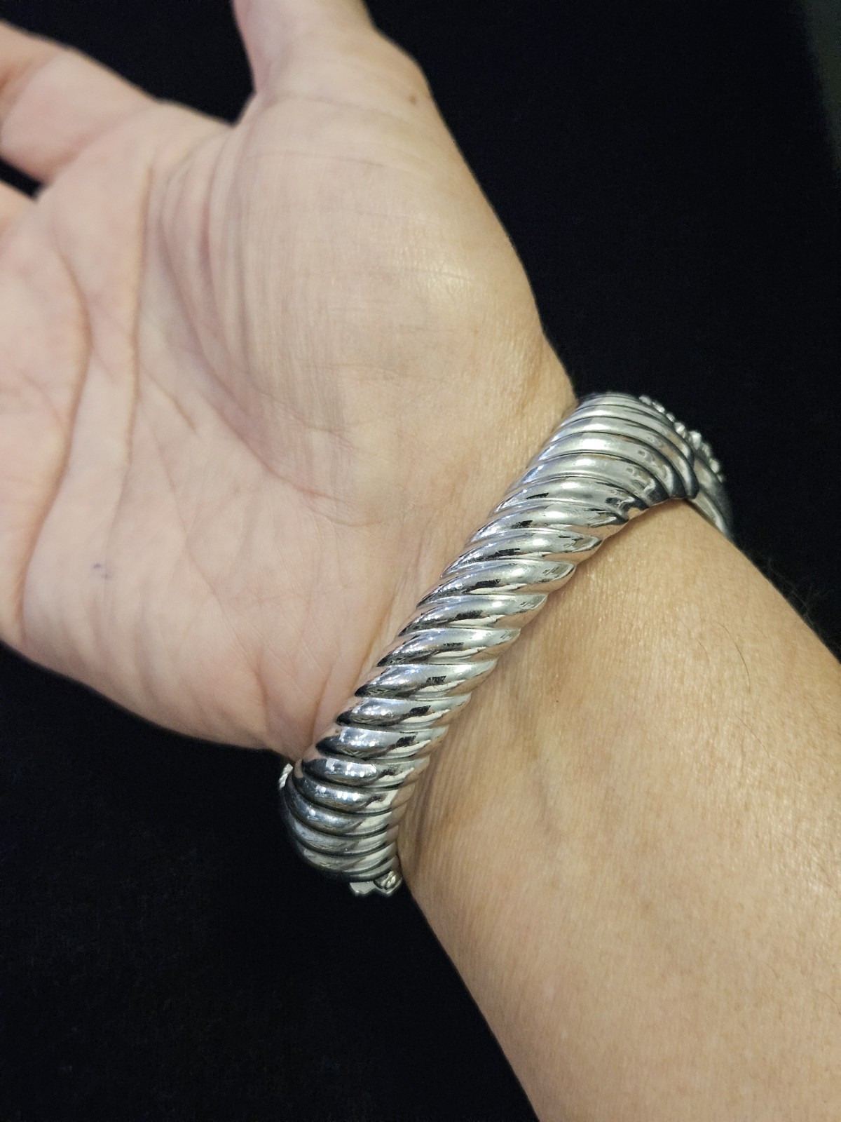 VTG Hinge Cuff Bracelet Silver Tone Sculptural Wave Design Rhinestone Rows Chunk