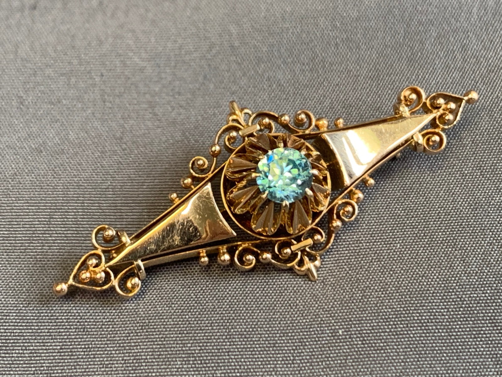 Vtg Yellow Gold Brooch 6.63g Fine Jewelry Blue Topaz Color Stone Pin *READ*