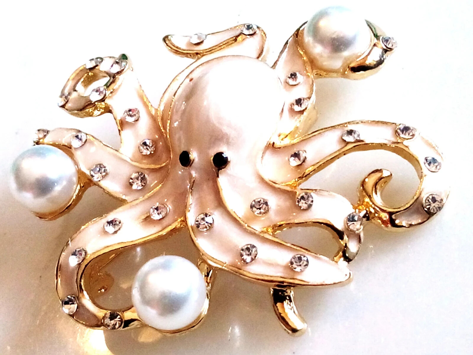 ENAMELED OCTOPUS BROOCH/PENDANT!White Enameled, Clear Crystals, Imitation Pearls
