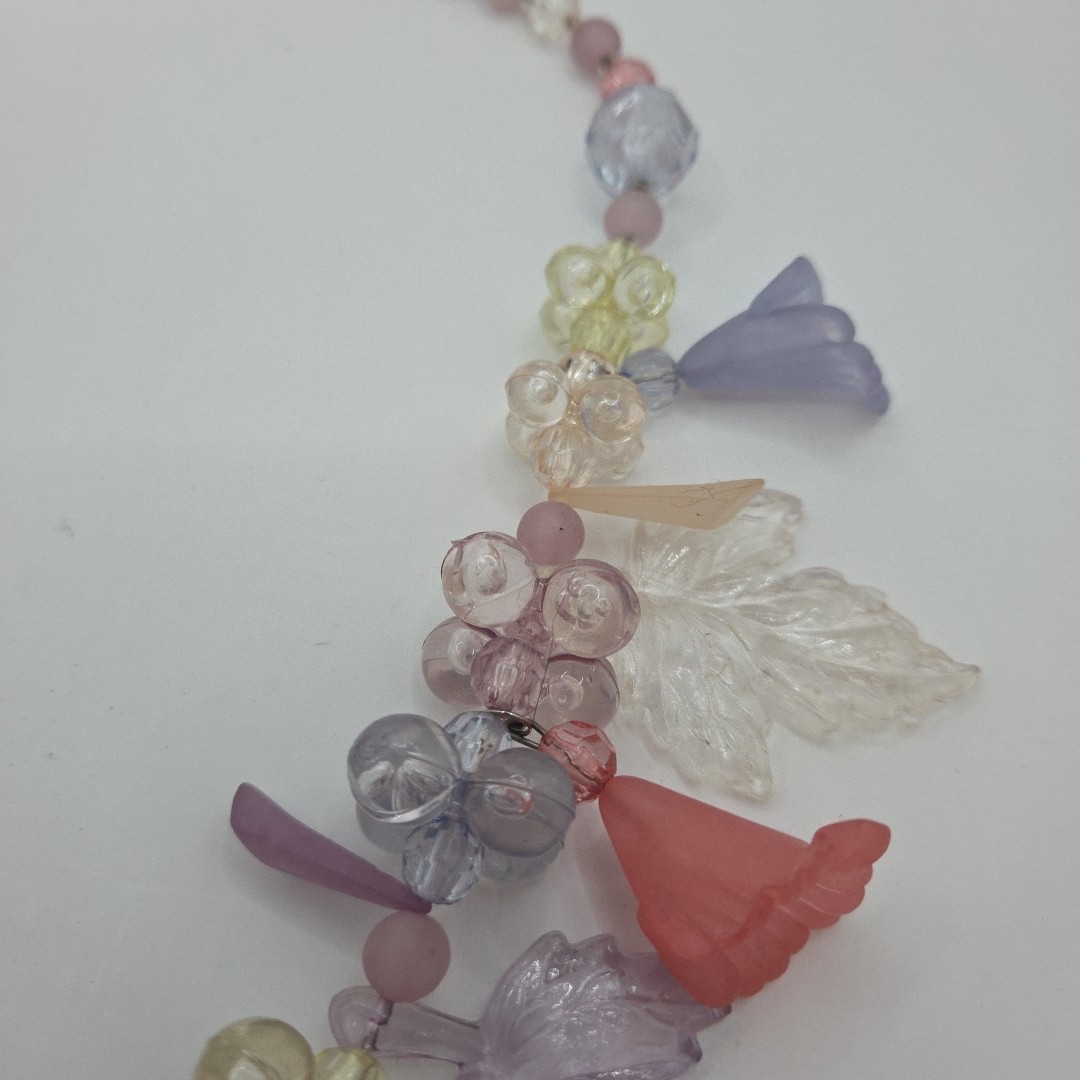 VINTAGE floral fruit salad leaves Necklace Beads Pastel Clear Costume 17″
