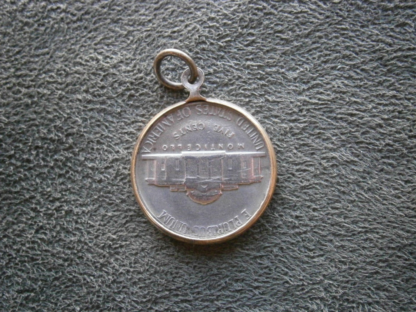 Jefferson 1948 5 Cents Nickel Coin USA in Vtg Goldtone Mount Charm Pendant 5.6g