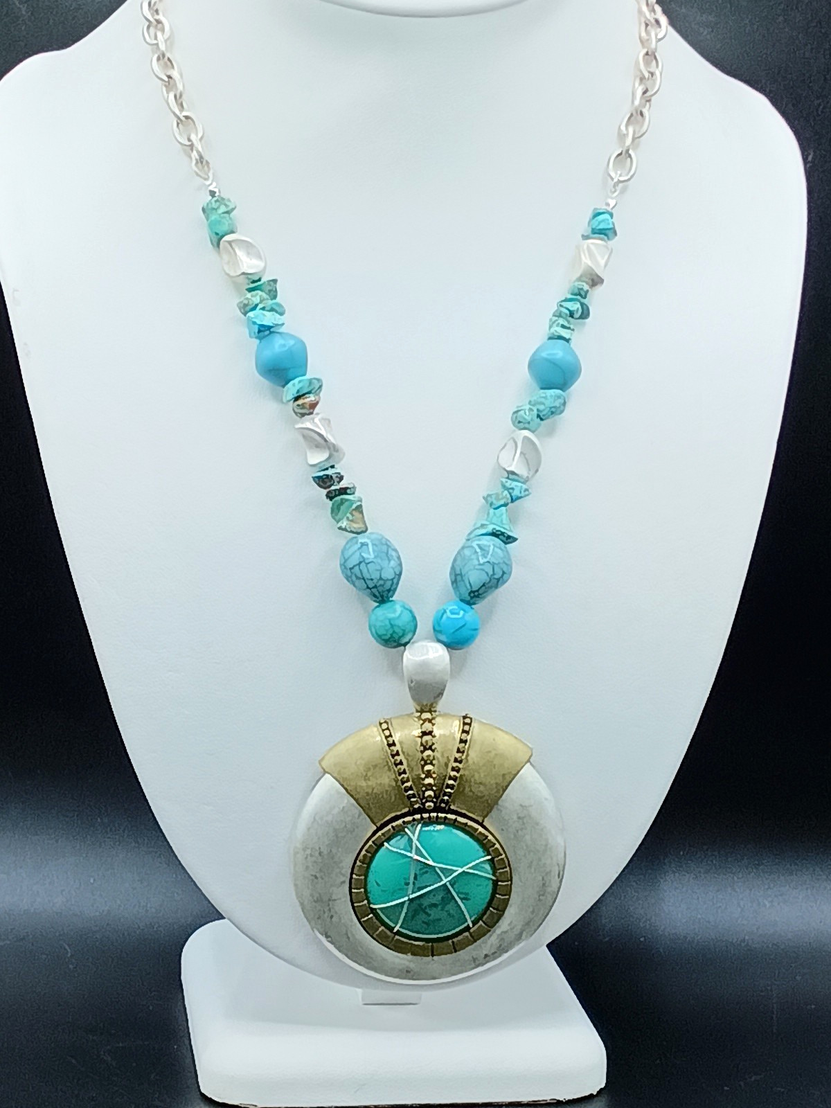 Vintage Southwestern Pendant Necklace Turquoise Stone Chip Silver Tone