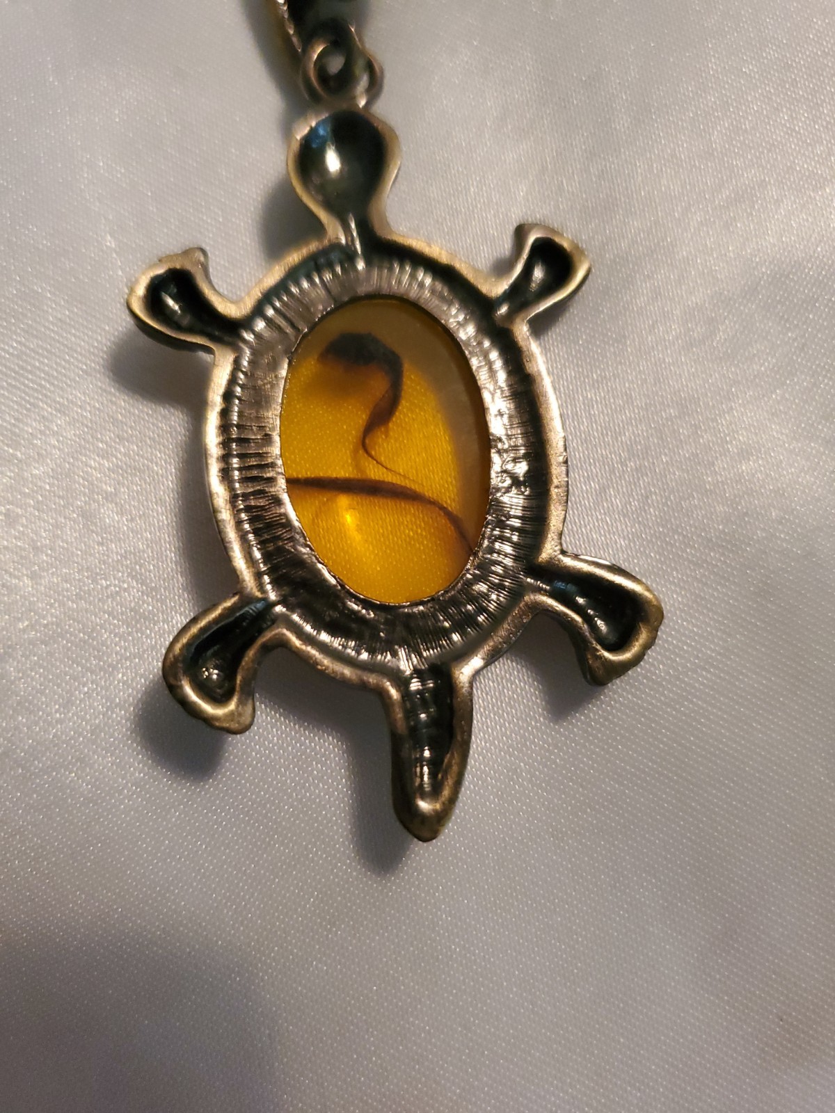 Vintage brass tone amber turtle pendant 3″ with hasp