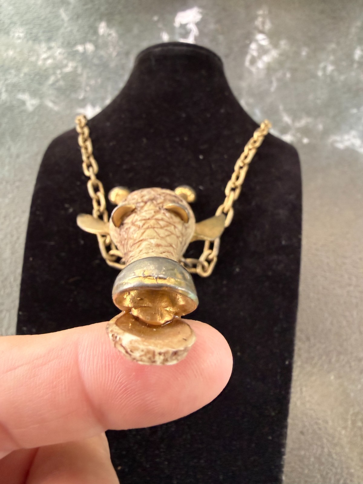 Vintage 1970’s statement Luca Razza Giraffe Resin/Mixed Metal Necklace 32″