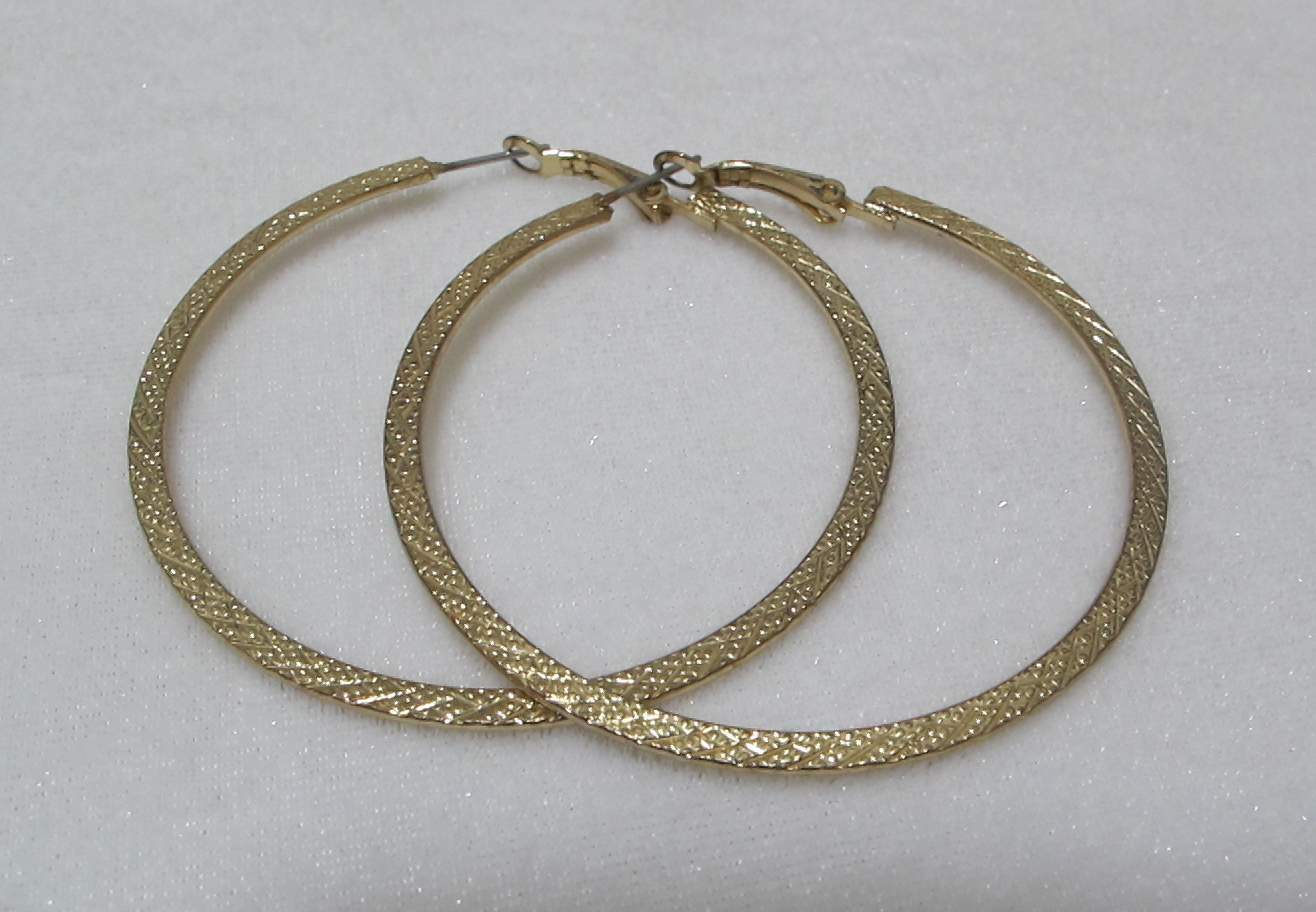 Vintage 2-3/8” Textured Gold Tone Hoop Earrings Lever Back Pierced