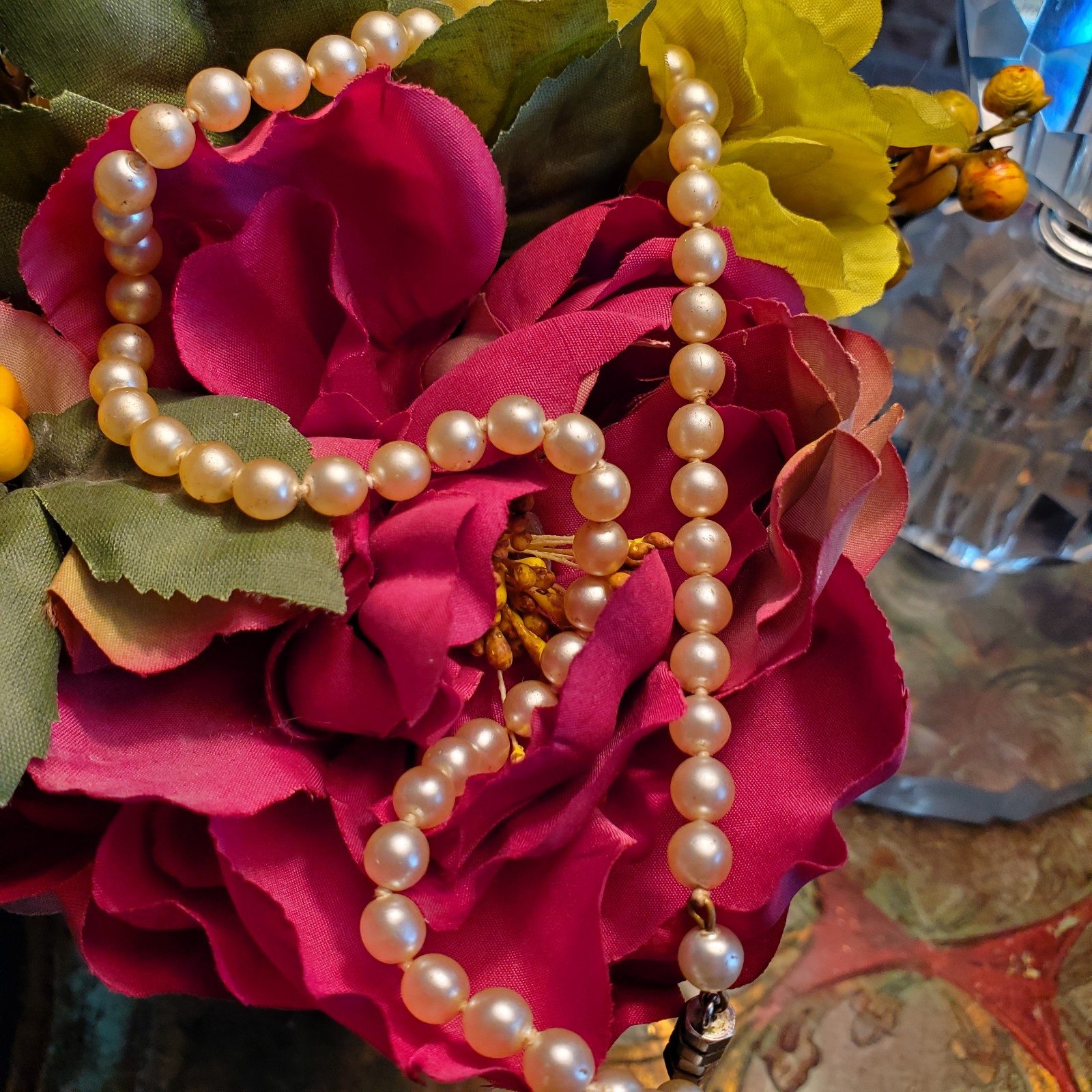 Vintage 15″ Faux Pearl Necklace Hand Knotted Hexagon Screw Clasp