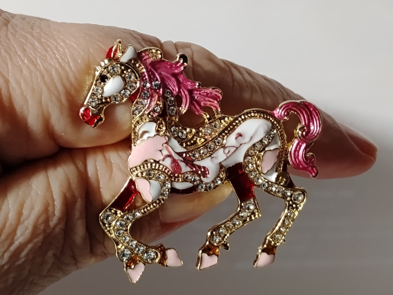 Rhinestone Brooch – Carousel Horse – Gold Tone & Pink – Straight Pin Closure