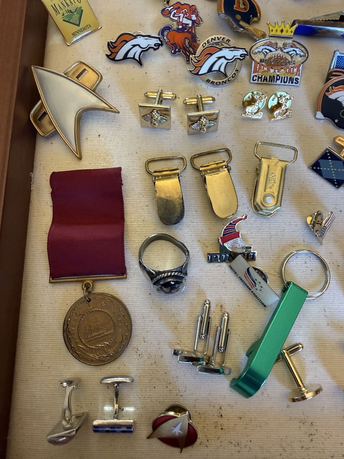Huge Vintage Men’s Accessories Pins Memorabilia Cuff links Sports Political Tie