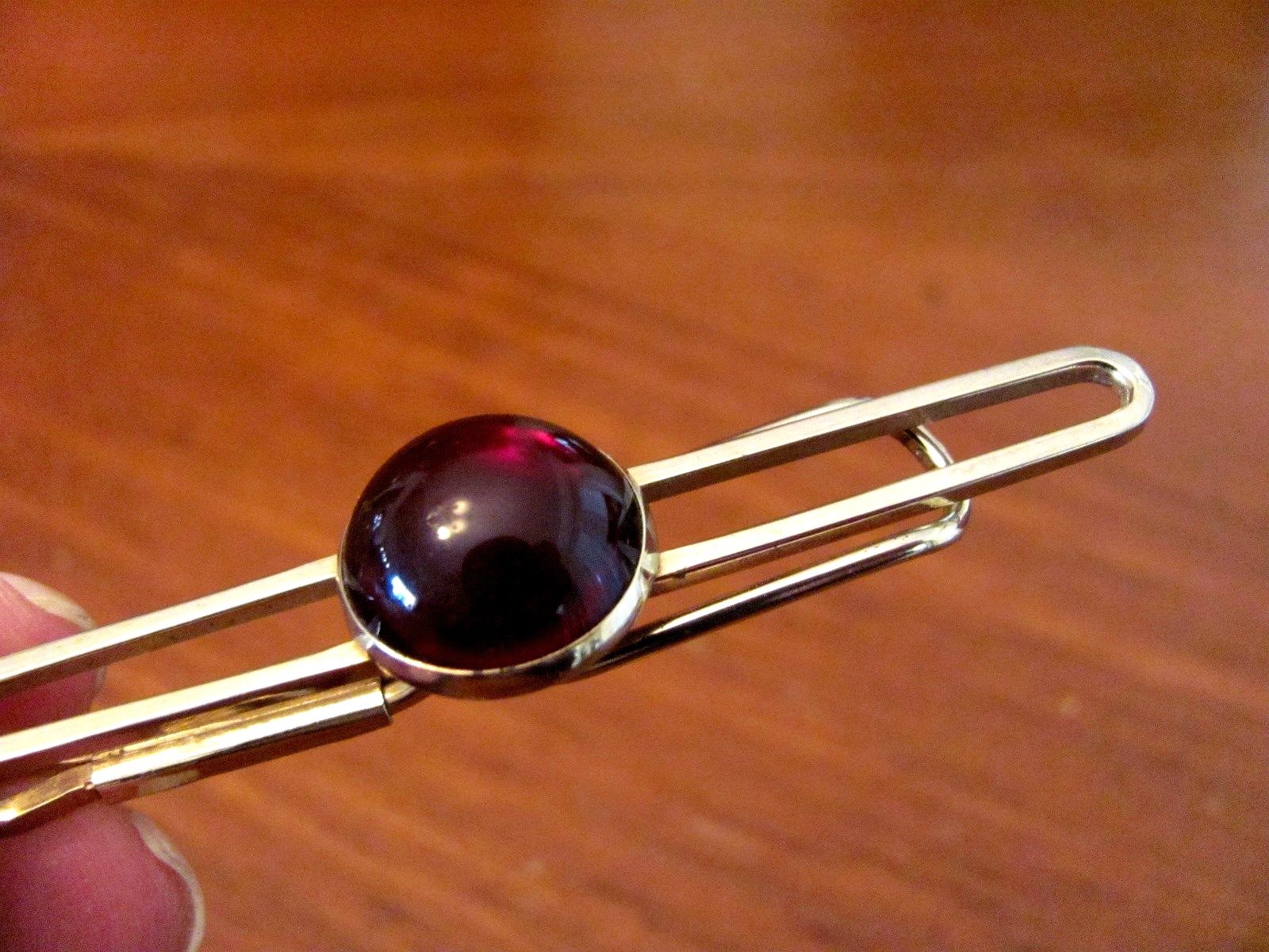 VINTAGE RUBY RED GLASS CABOCHANS MEN’S TIE CLIP & MATCHING CUFF LINKS SET EXC