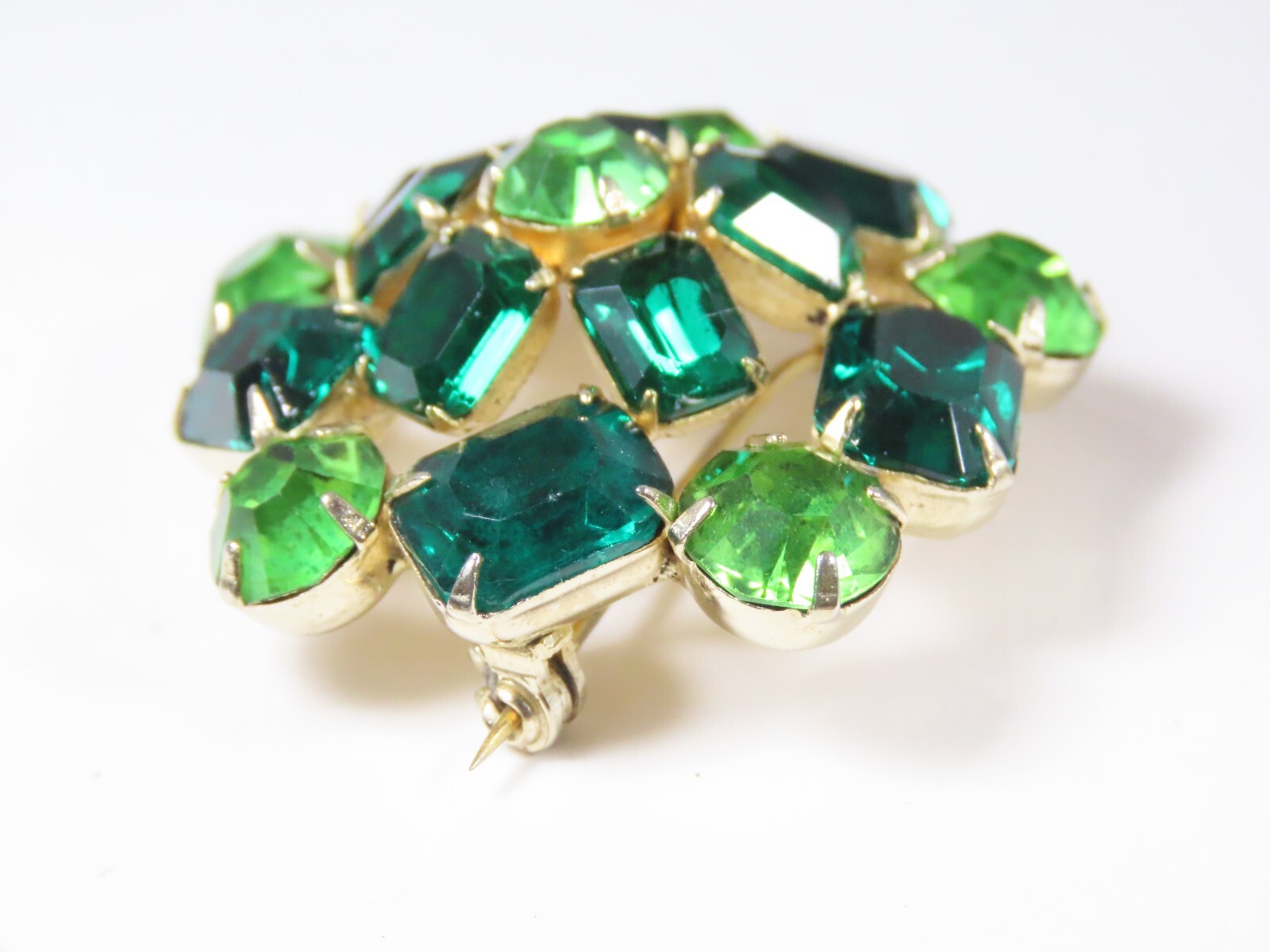 Rhinestone Brooch Vintage Light Dark Green Gold Tone Prong Stunning D1542