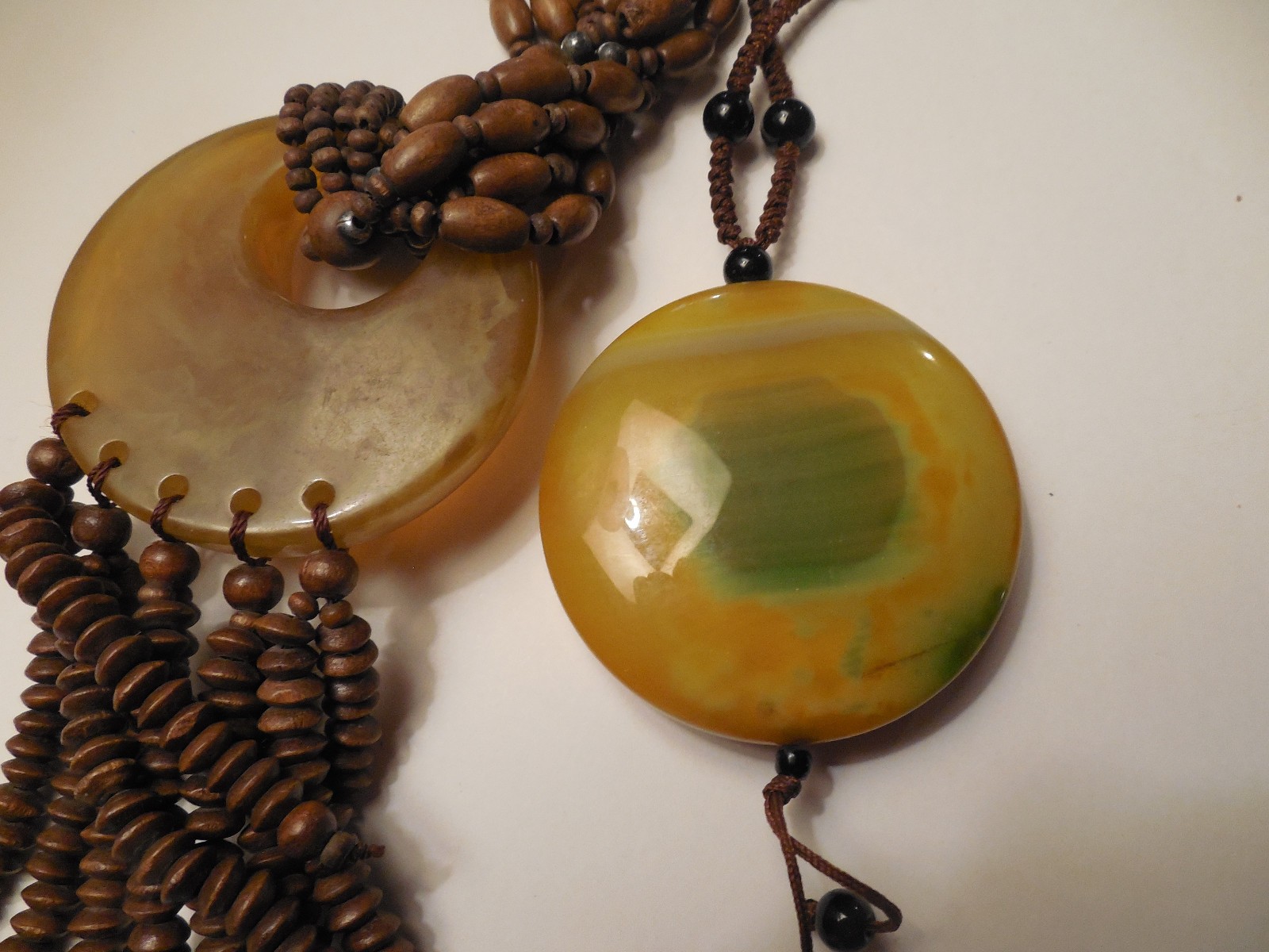 VINTAGE 2 LARGE CHUNKY WOOD AND MARBILZED LUCITE NECKLACES