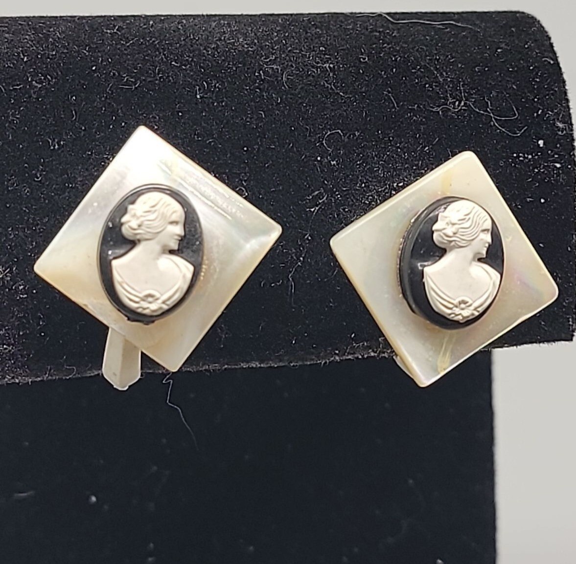 MOP Lucite Cameo Tension Paddle Clip On Earrings Mother Of Pearl Vtg Black White