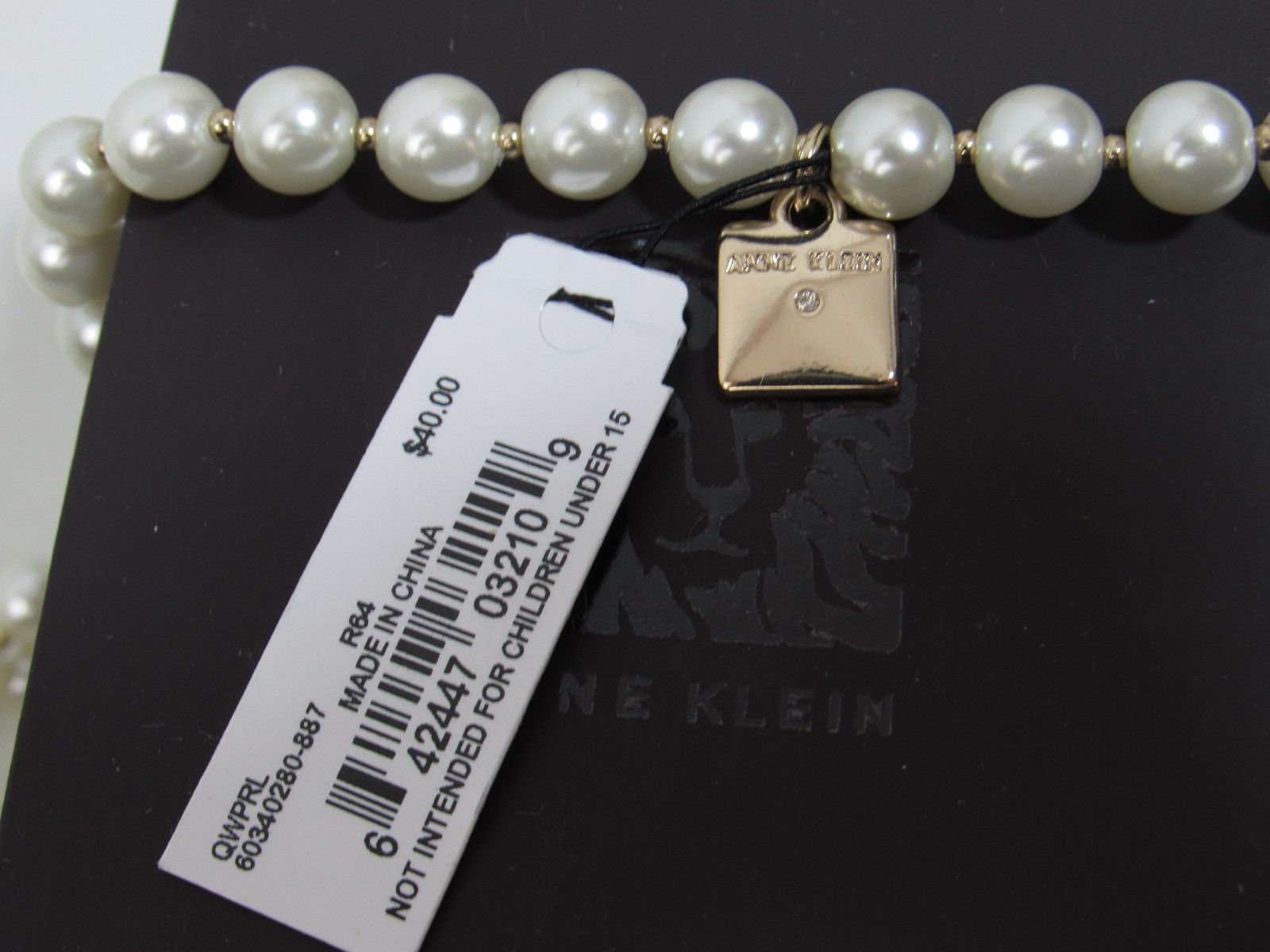 ANNE KLEIN Off White Faux Pearl And Gold Bead Necklace Lion Tag 60″