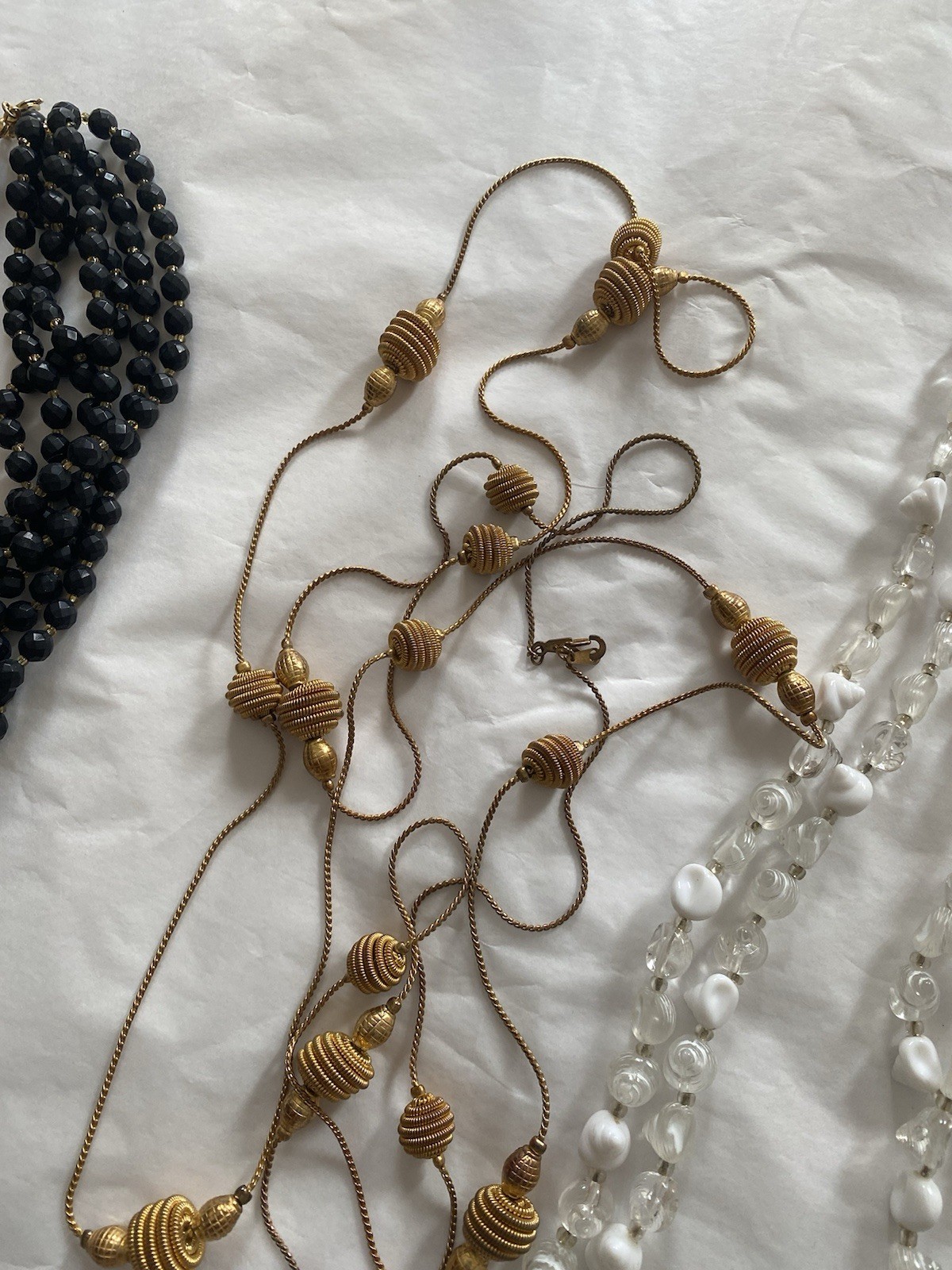 4 Necklaces Vintage Jewelry Lot K3 Blue White Black Beads Gold-tone