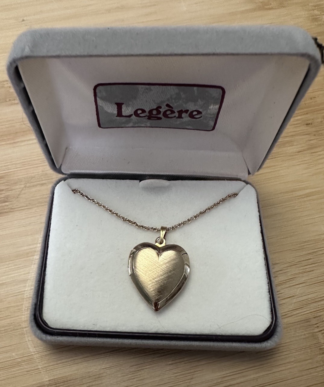 Vintage Legère Brushed Gold Tone Heart Locket 18” Necklace Pendant with Box NOS