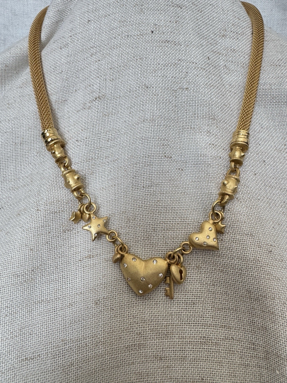 VTG 2PC Gold Tone Mesh Choker Pendant Charm Necklace Puff Heart Snap Closure