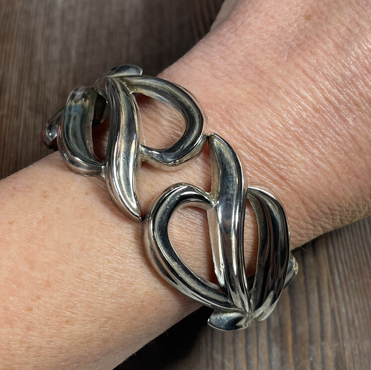 Clamper Bangle Bracelet Silver Tone Open Swirl hinged 7” VTG Bold