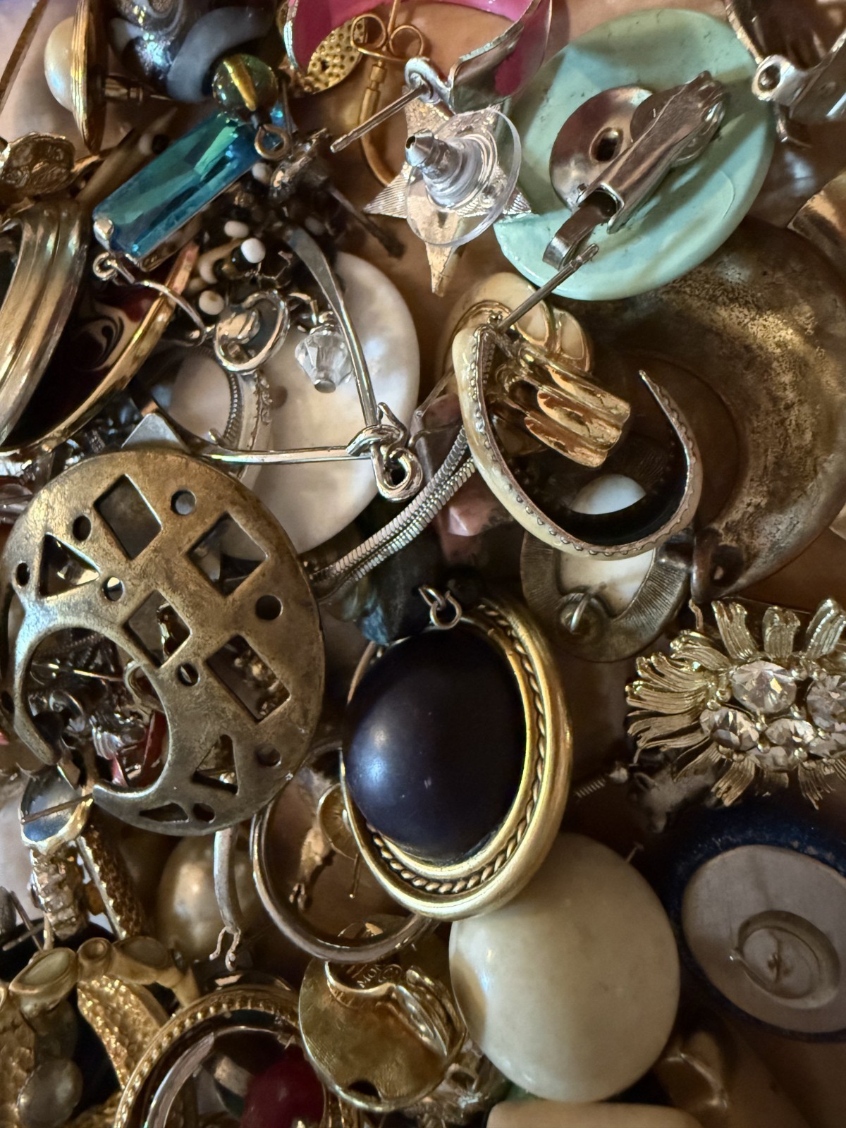 Mystery Lot Jar full of 75 Vintage Single Earrings, Some SIGNED, Great Condition