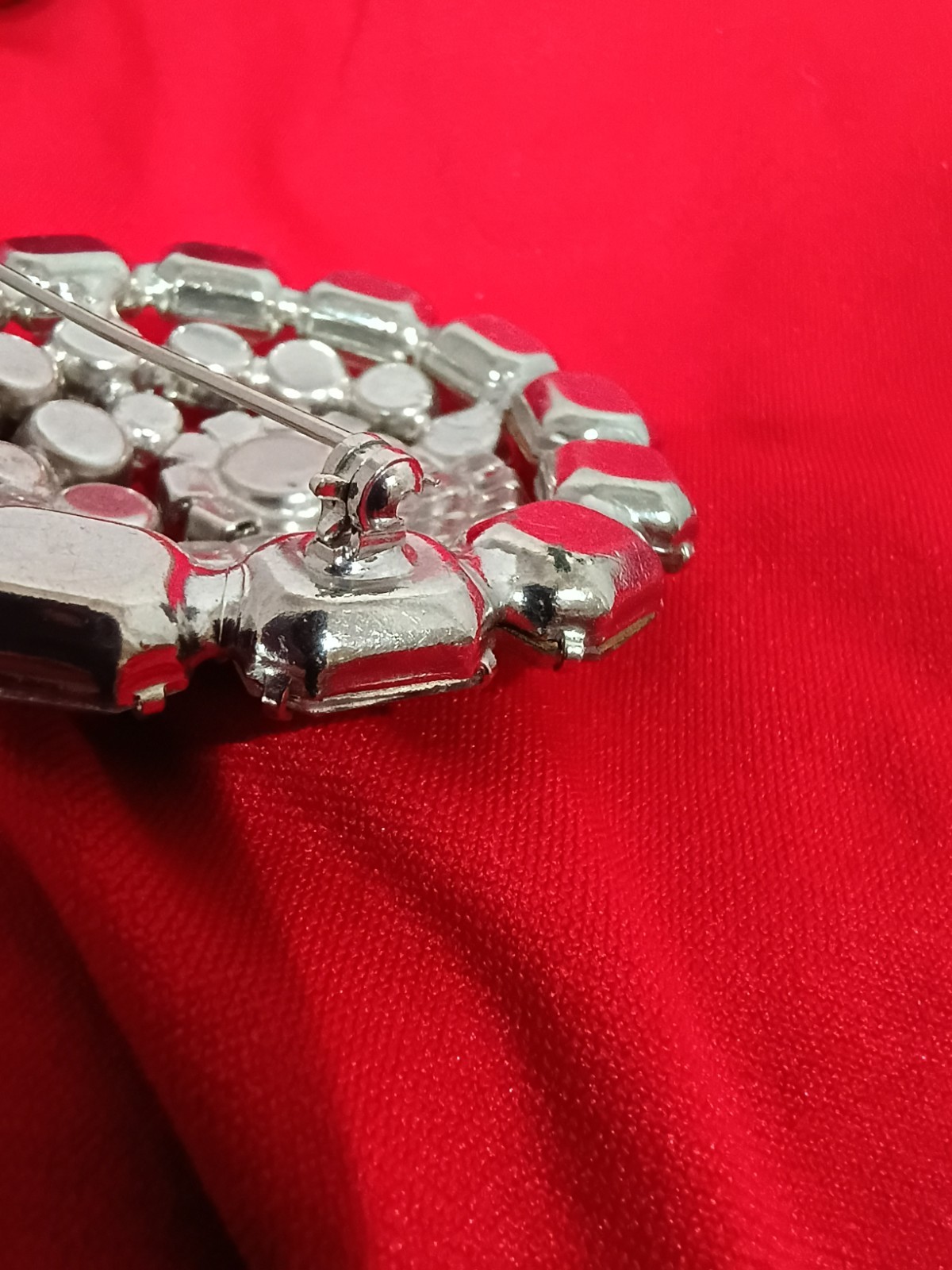 Vintage Unsigned Brooch Clear Round and Emerald Cut Prong Set Rhinestones