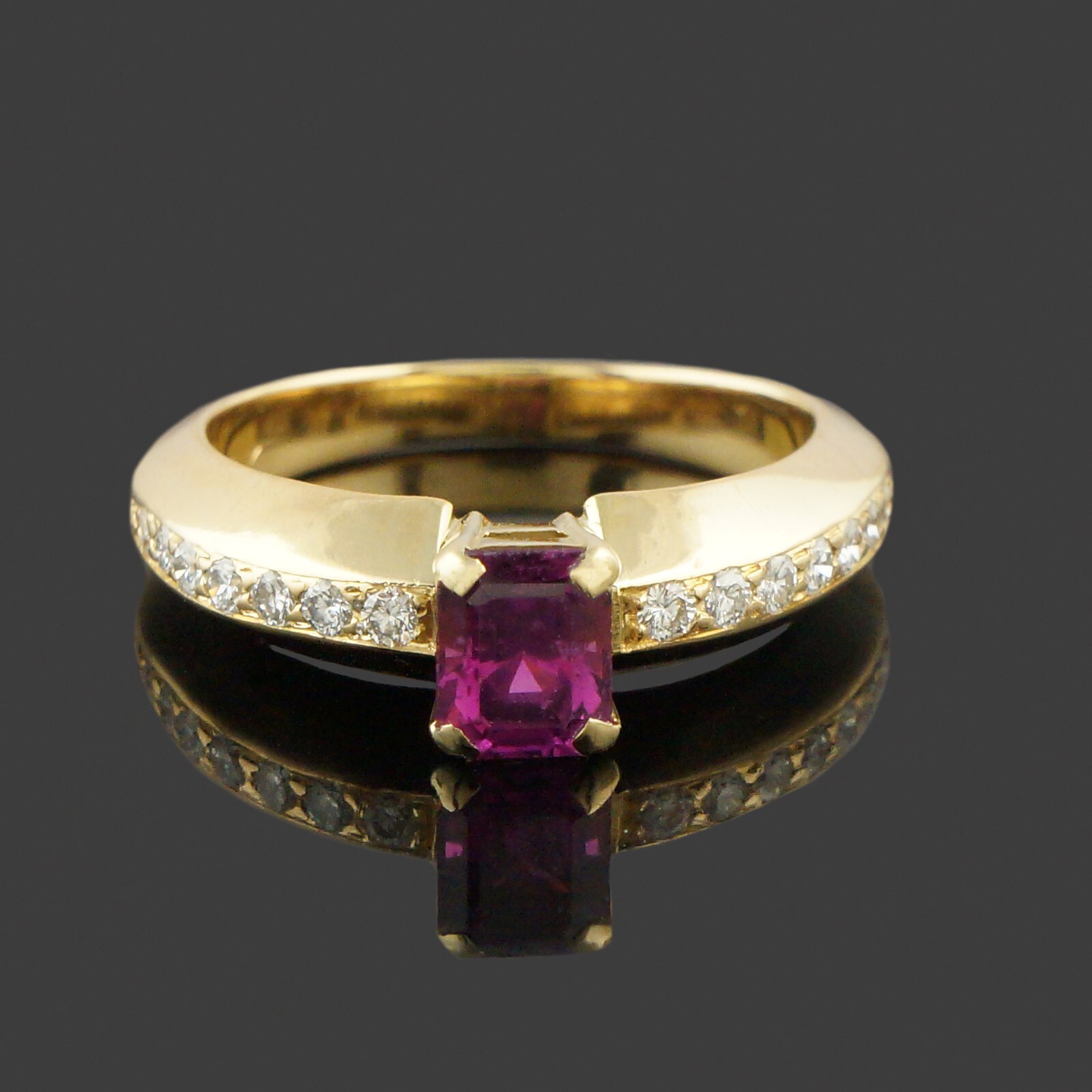 Solid 18K Yellow Gold, Pink Sapphire & Pavé Diamond Tapered Estate Ring