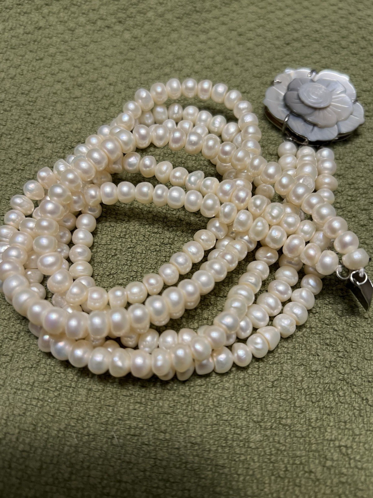 ESTATE 3 STRAND GENUINE WHITE PEARL NECKLACE 18-19” ABALONE FLOWER CLASP