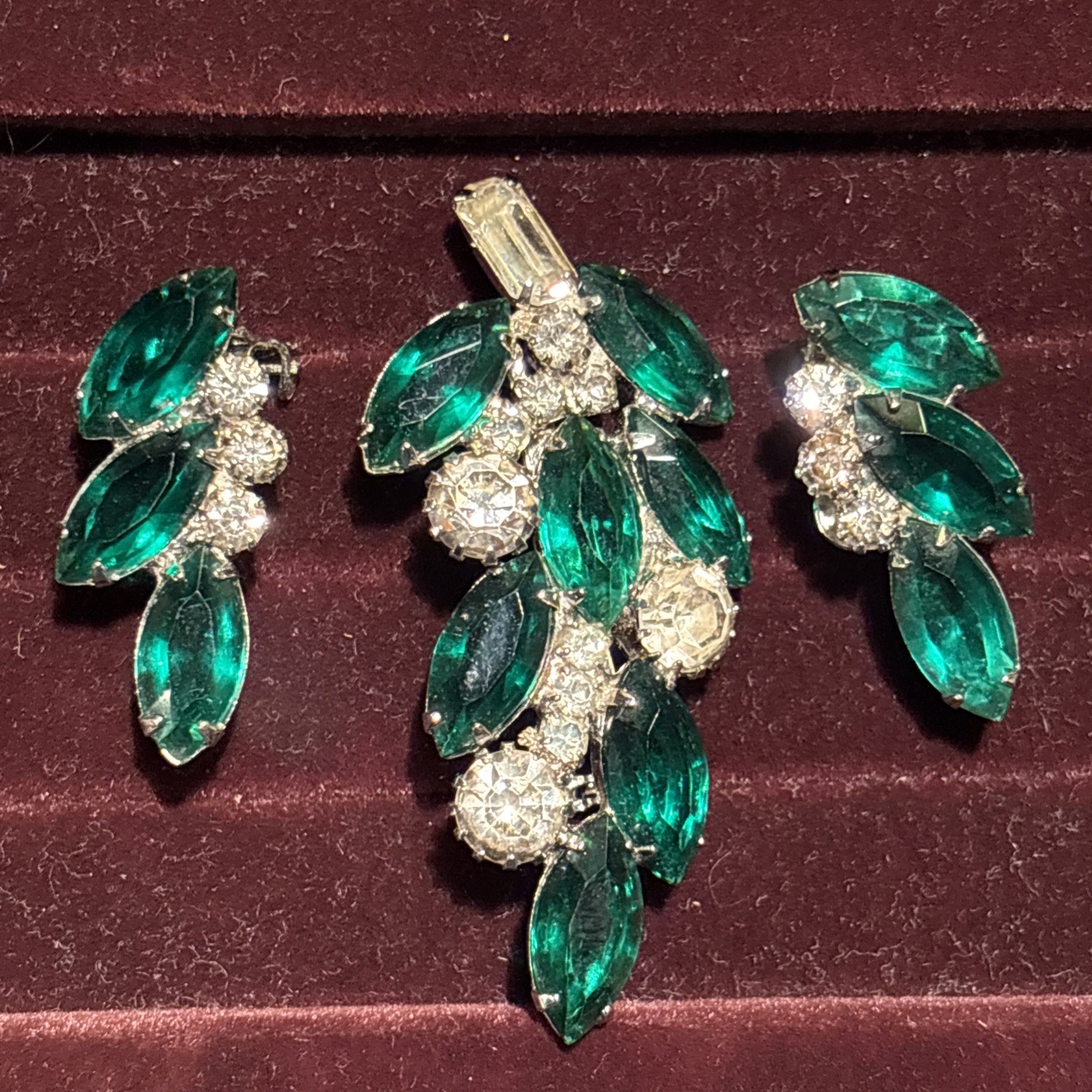 Vintage 1960’s Emerald & Crystal Silver Leaf Shape Clip On Earring & Brooch Set