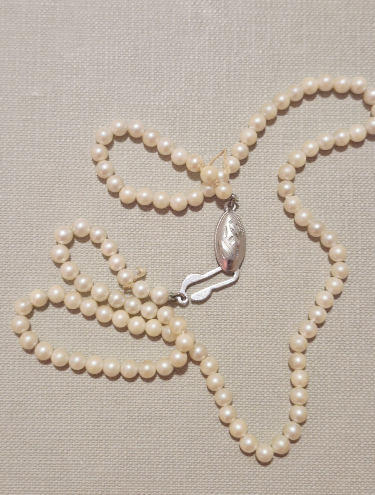 Vintage Mid-Century Faux Pearl Necklace 45cm – Stamped SILVER Clasp Japan